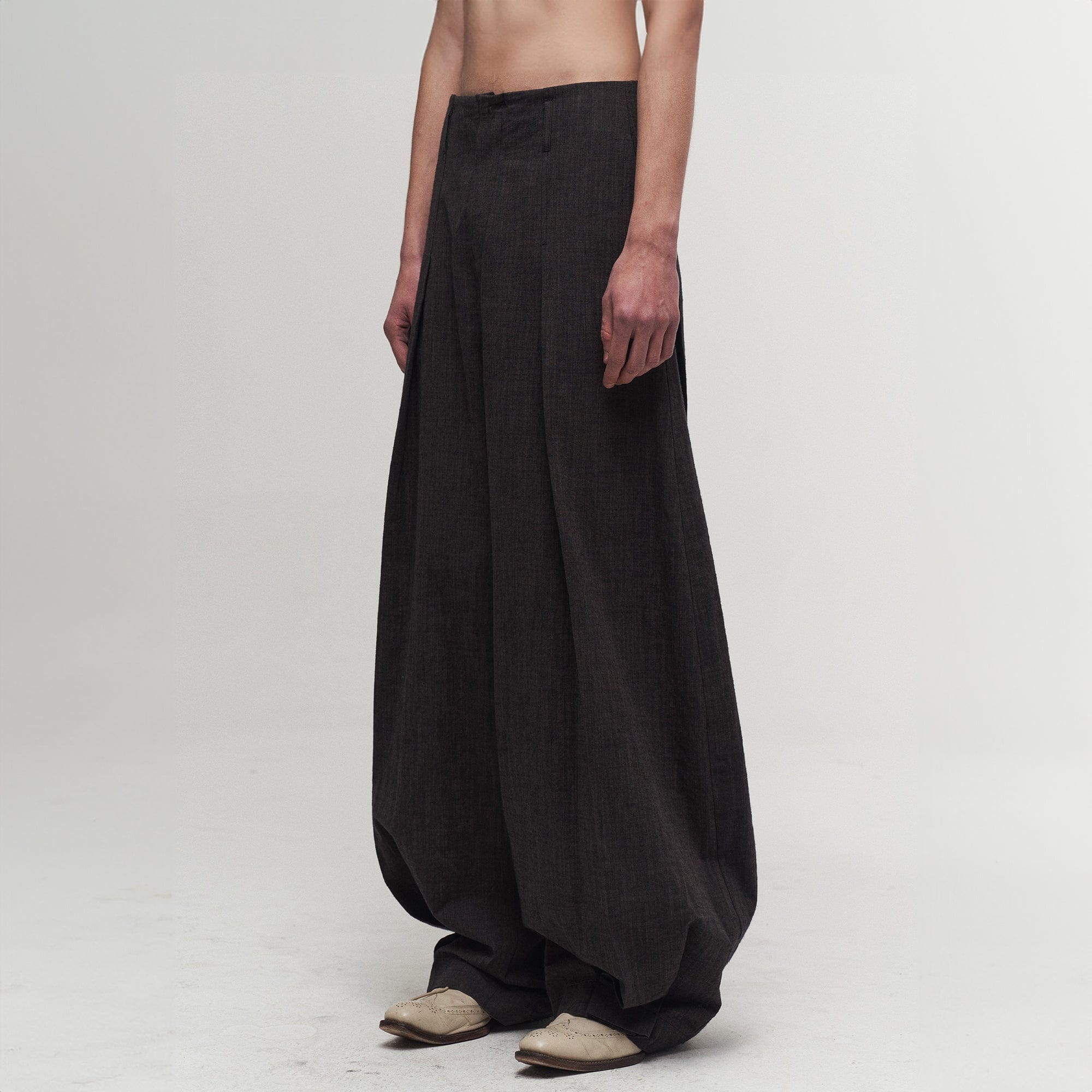 ILNya Nieternite Nifutur Pleated Curved Oversized Pants