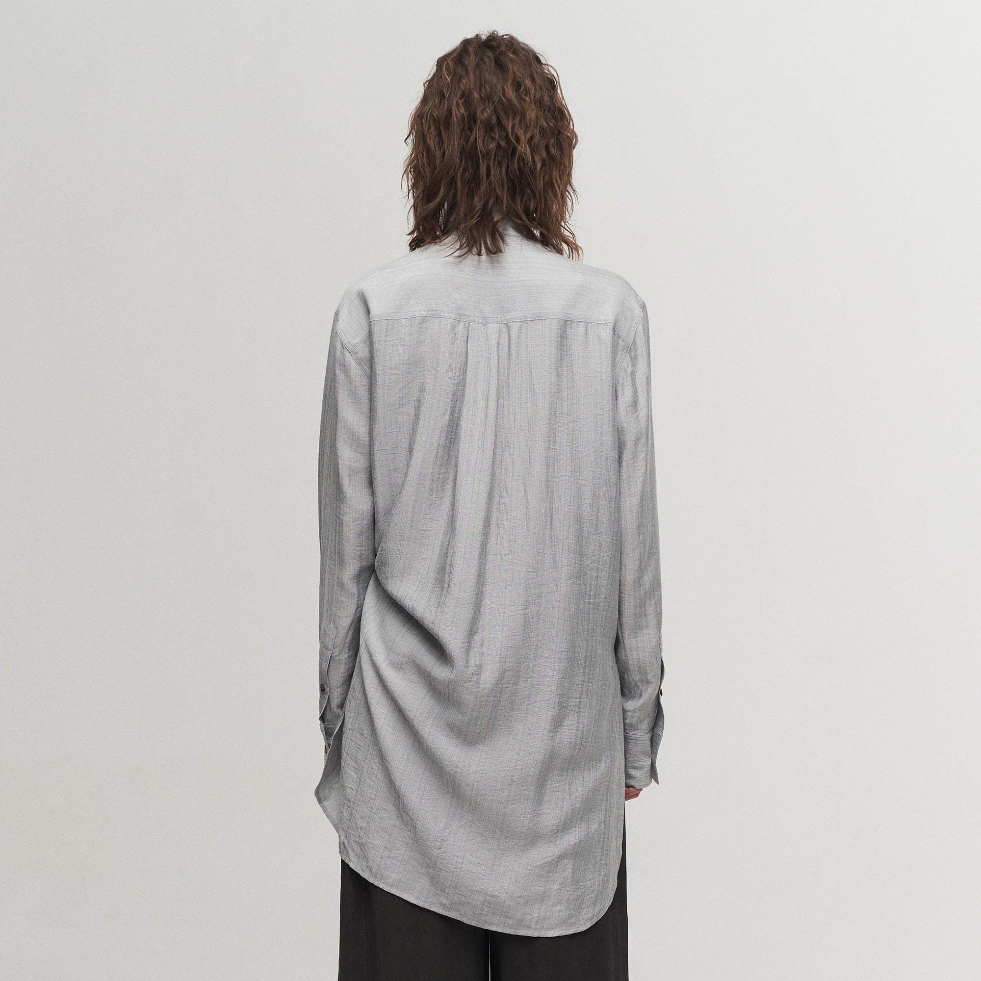 ILNya Nieternite Nifutur Arc Spliced Draped Long Shirt Bluish Silver