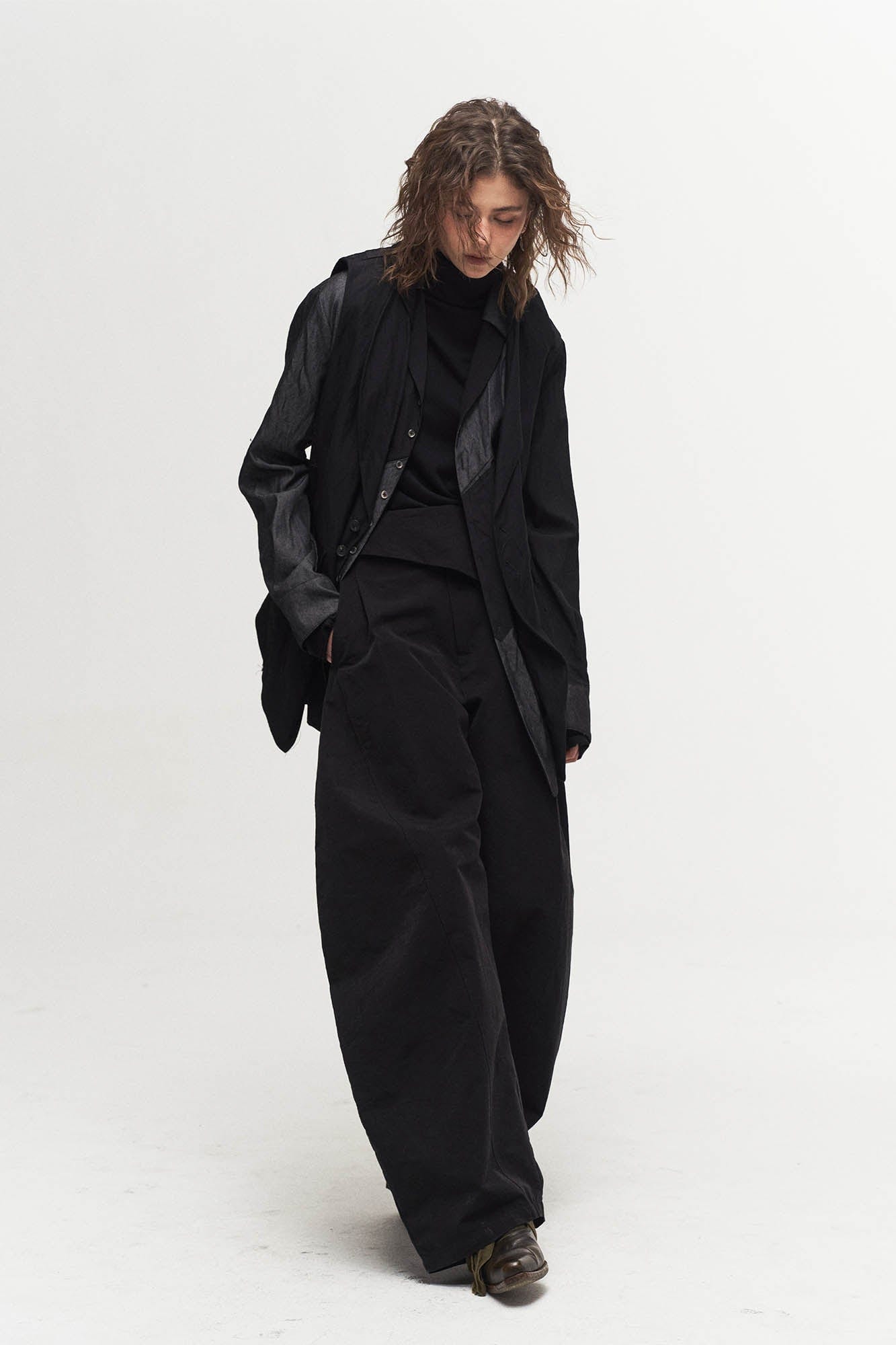 ILNya Nieternite Nifutur Asymmetrical Shawl Collar Belted Crinkled Vest