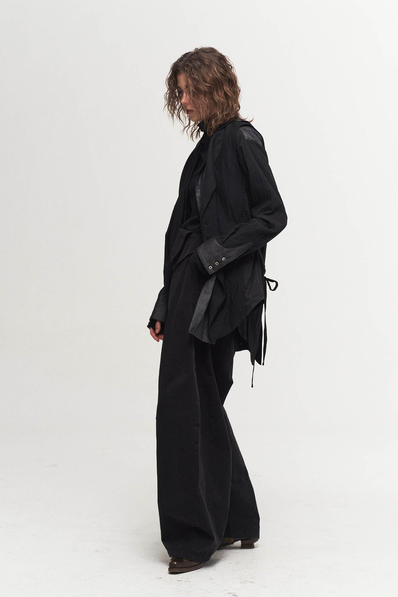 ILNya Nieternite Nifutur Asymmetrical Shawl Collar Belted Crinkled Vest