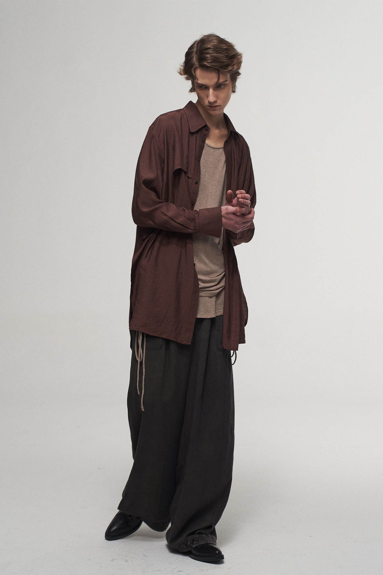 ILNya Nieternite Nifutur Arc Spliced Draped Long Shirt Burgundy