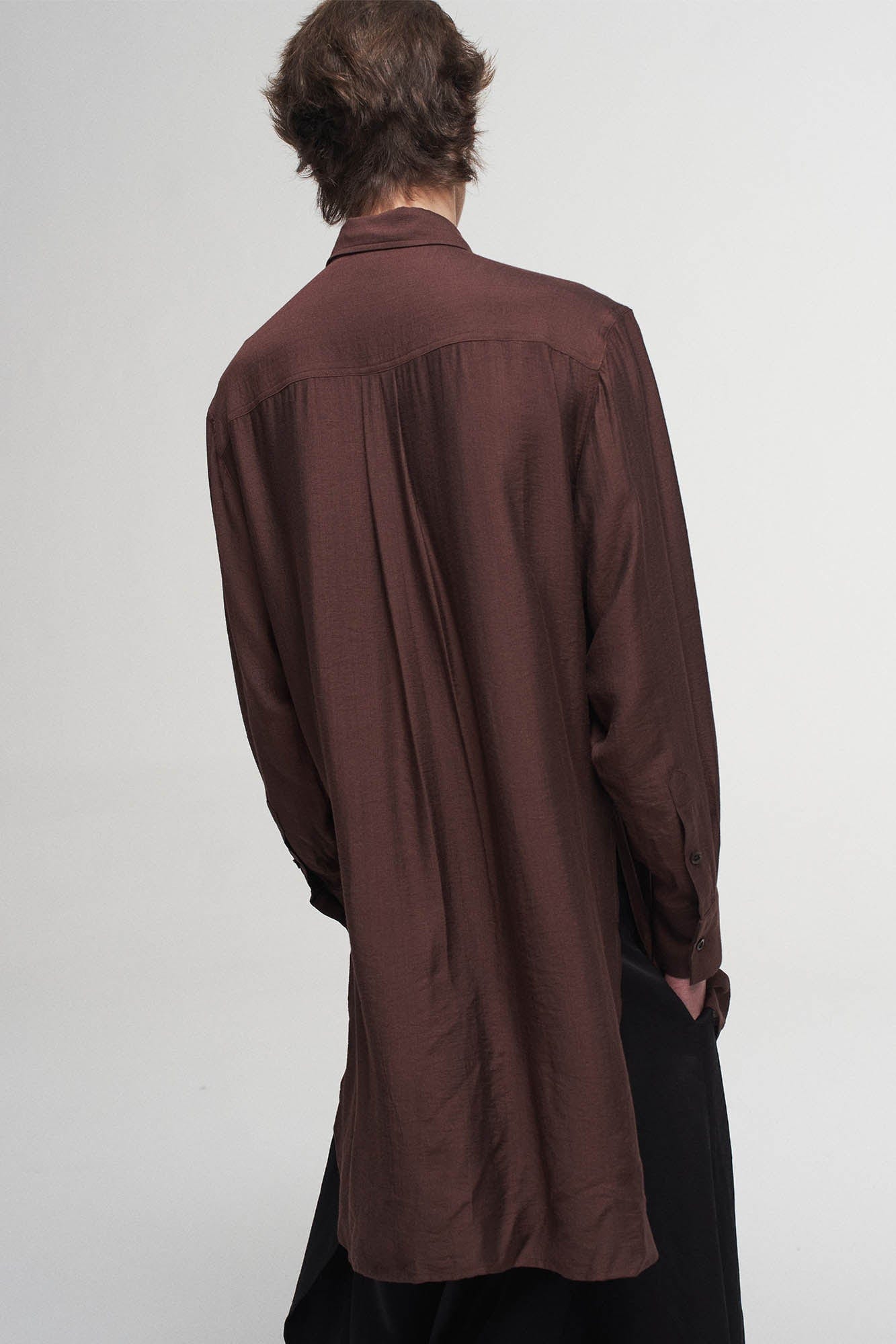 ILNya Nieternite Nifutur Arc Spliced Draped Long Shirt Burgundy