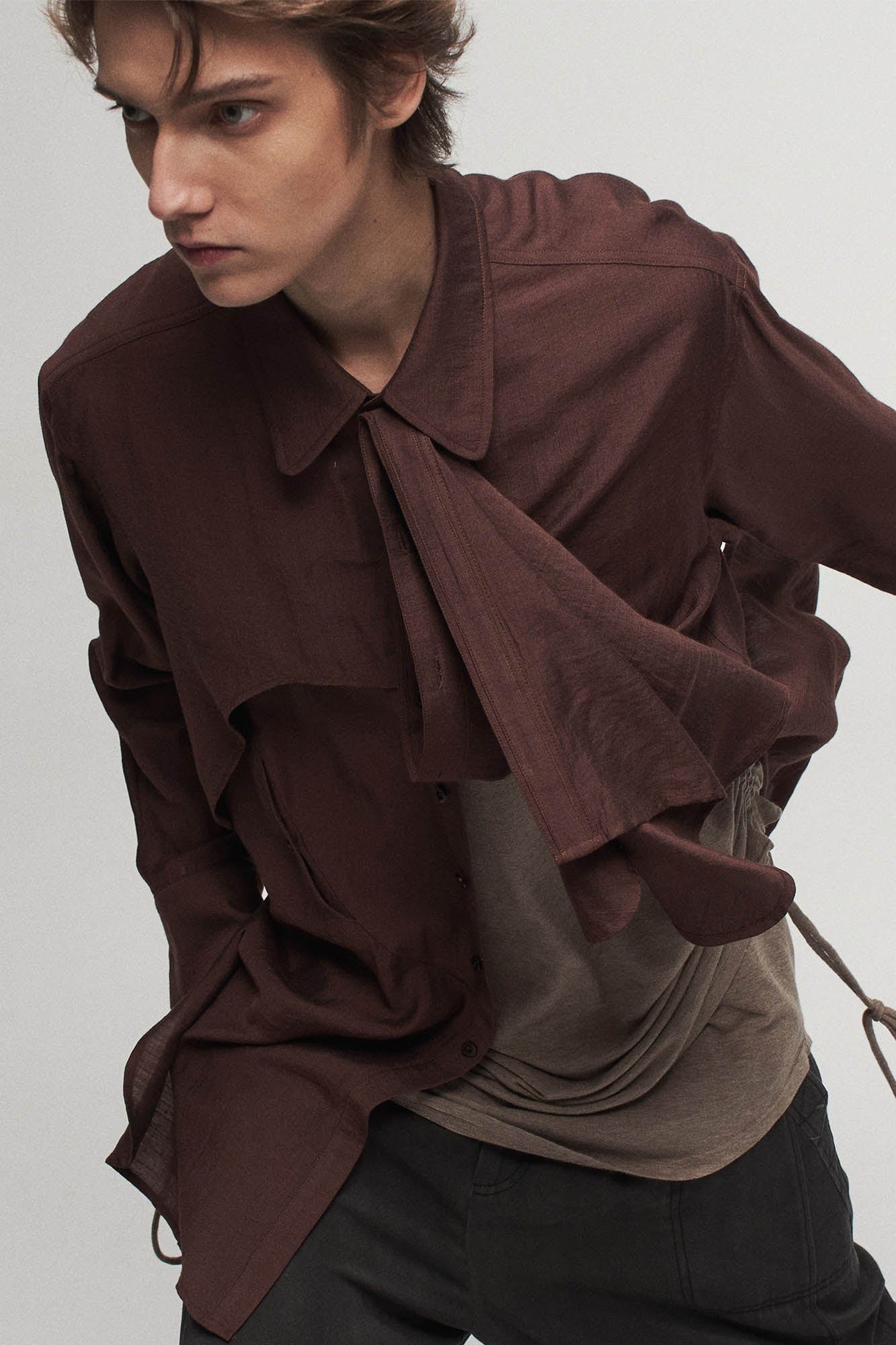 ILNya Nieternite Nifutur Arc Spliced Draped Long Shirt Burgundy