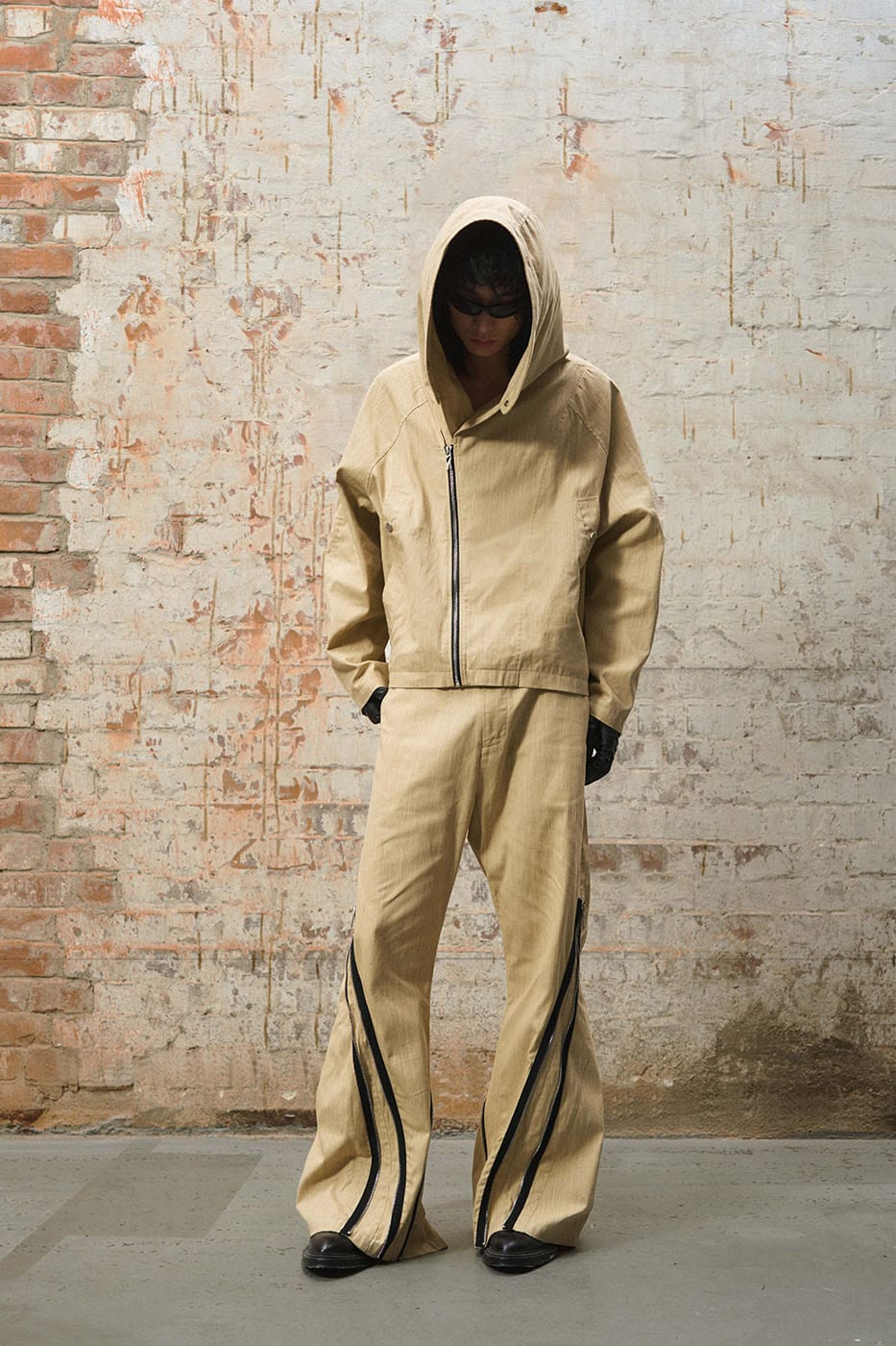RELABEL Split Multi-Zipper Washed Pants