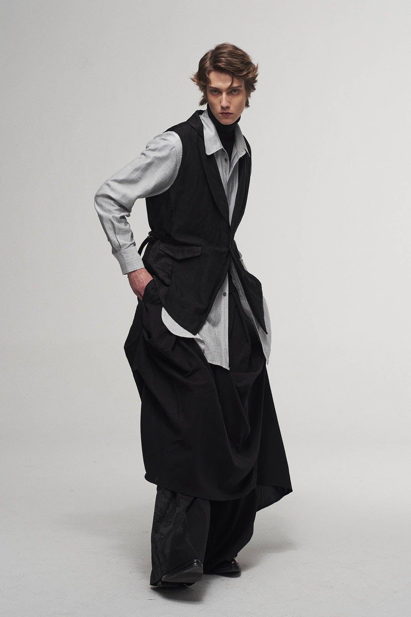 ILNya Nieternite Nifutur Asymmetrical Shawl Collar Belted Crinkled Vest