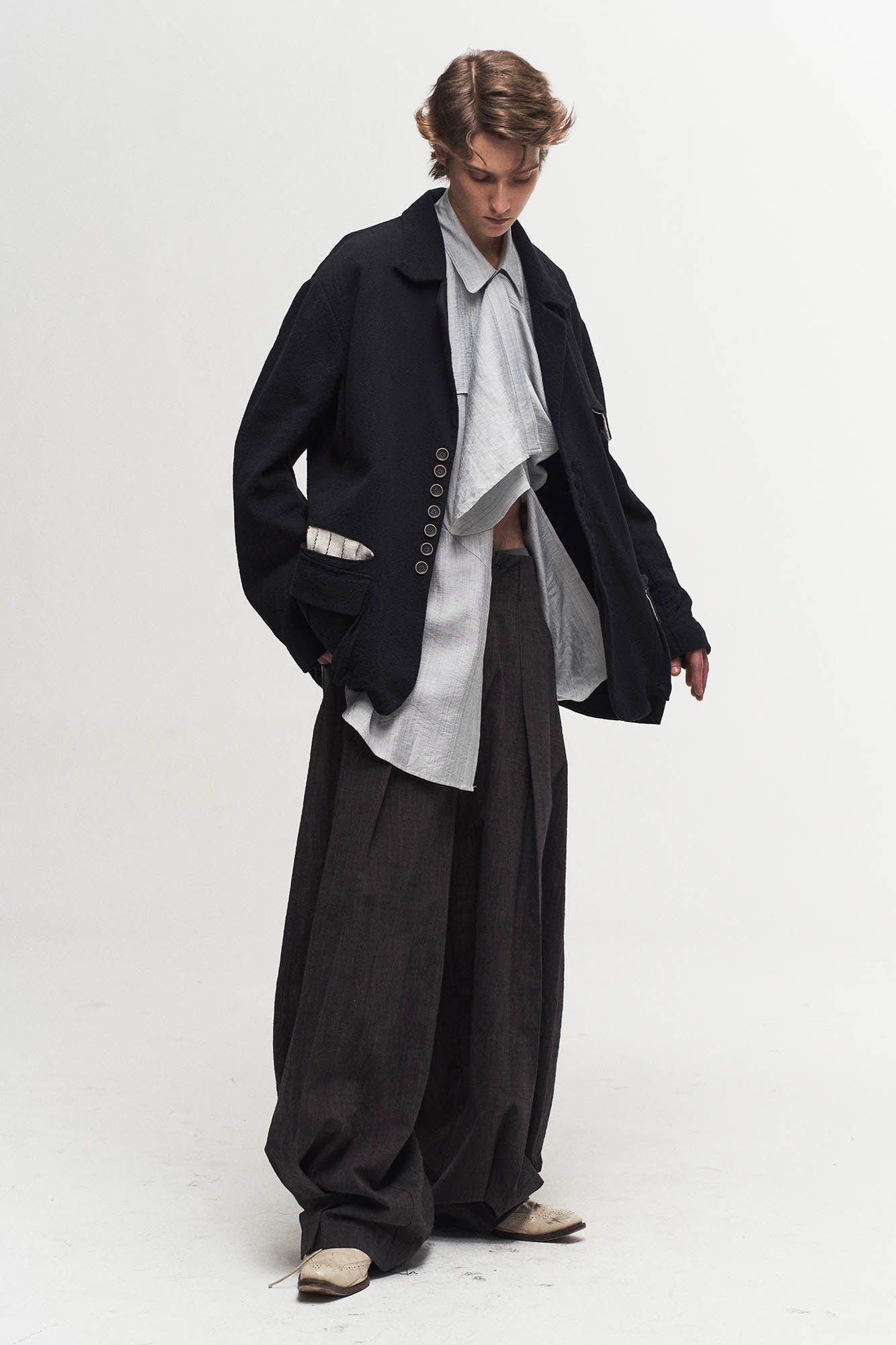 ILNya Nieternite Nifutur Pleated Curved Oversized Pants