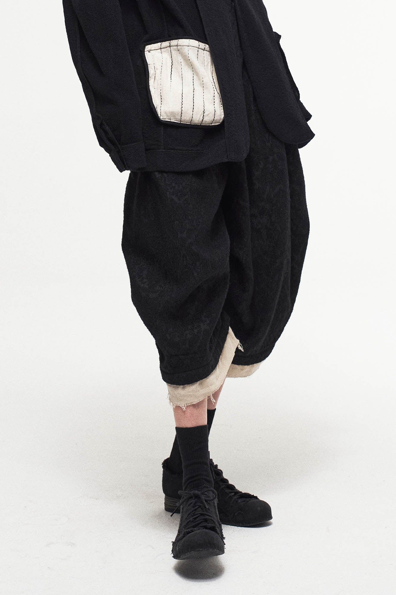 ILNya Nieternite Nifutur Jacquard Layered Raw Edge Balloon Shorts