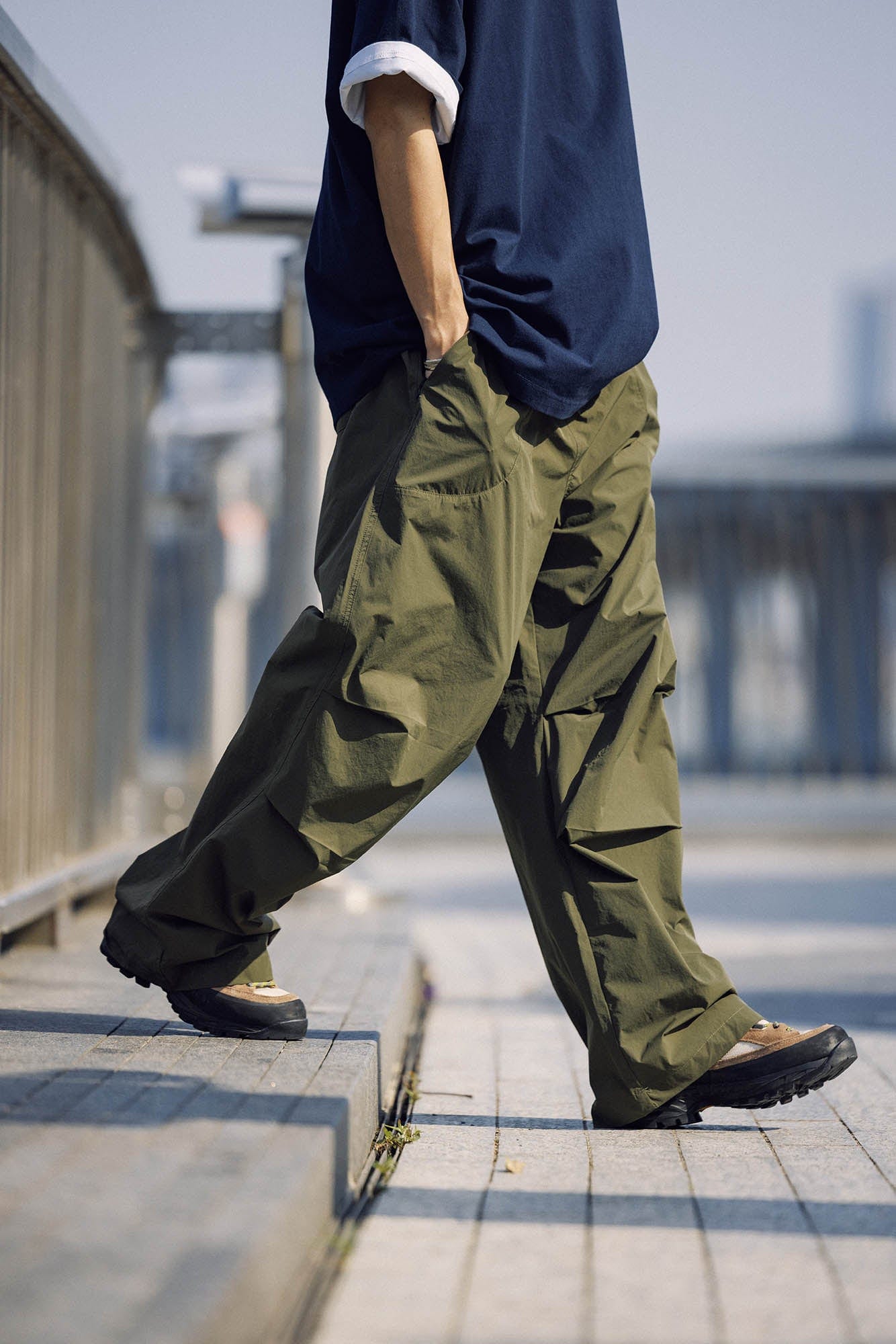 BANANA CLUB Quick-Dry Drawstring Crinkled Parachute Pants