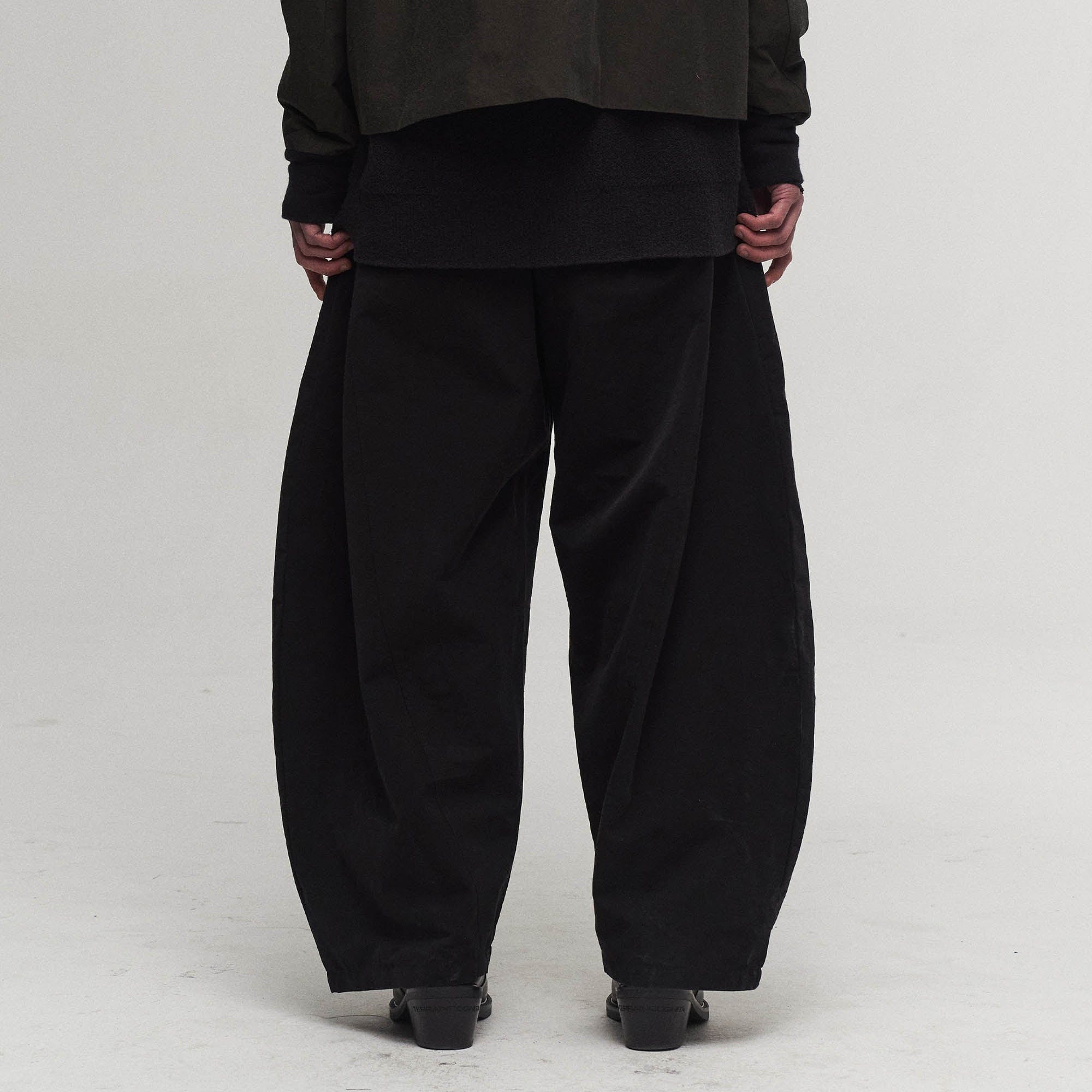 ILNya Nieternite Nifutur High-Waisted Pleated Wide-Leg Pants