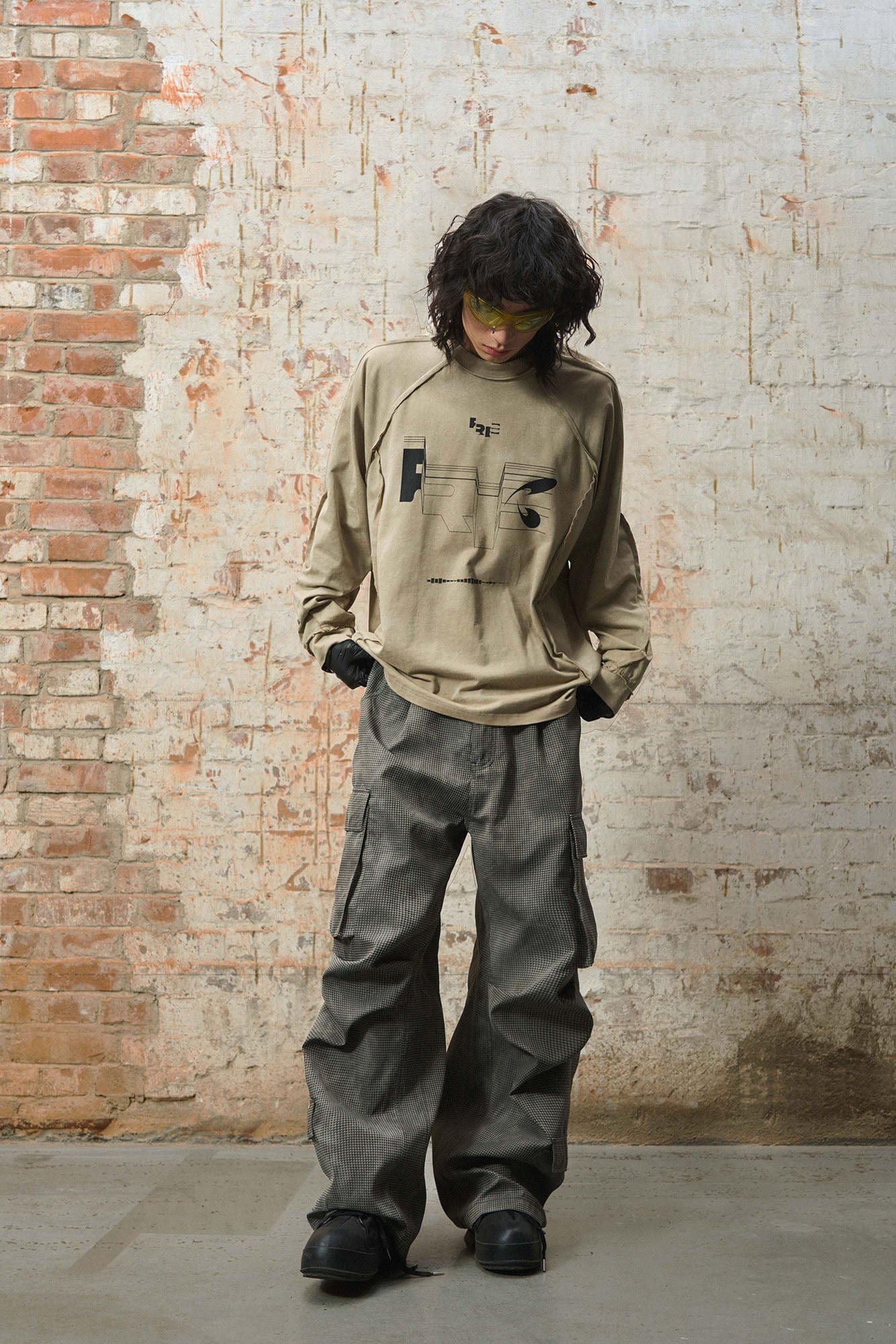 RELABEL Mini Checker Multi-Pocket Strap Pleated Cargo Pants Dark Gray