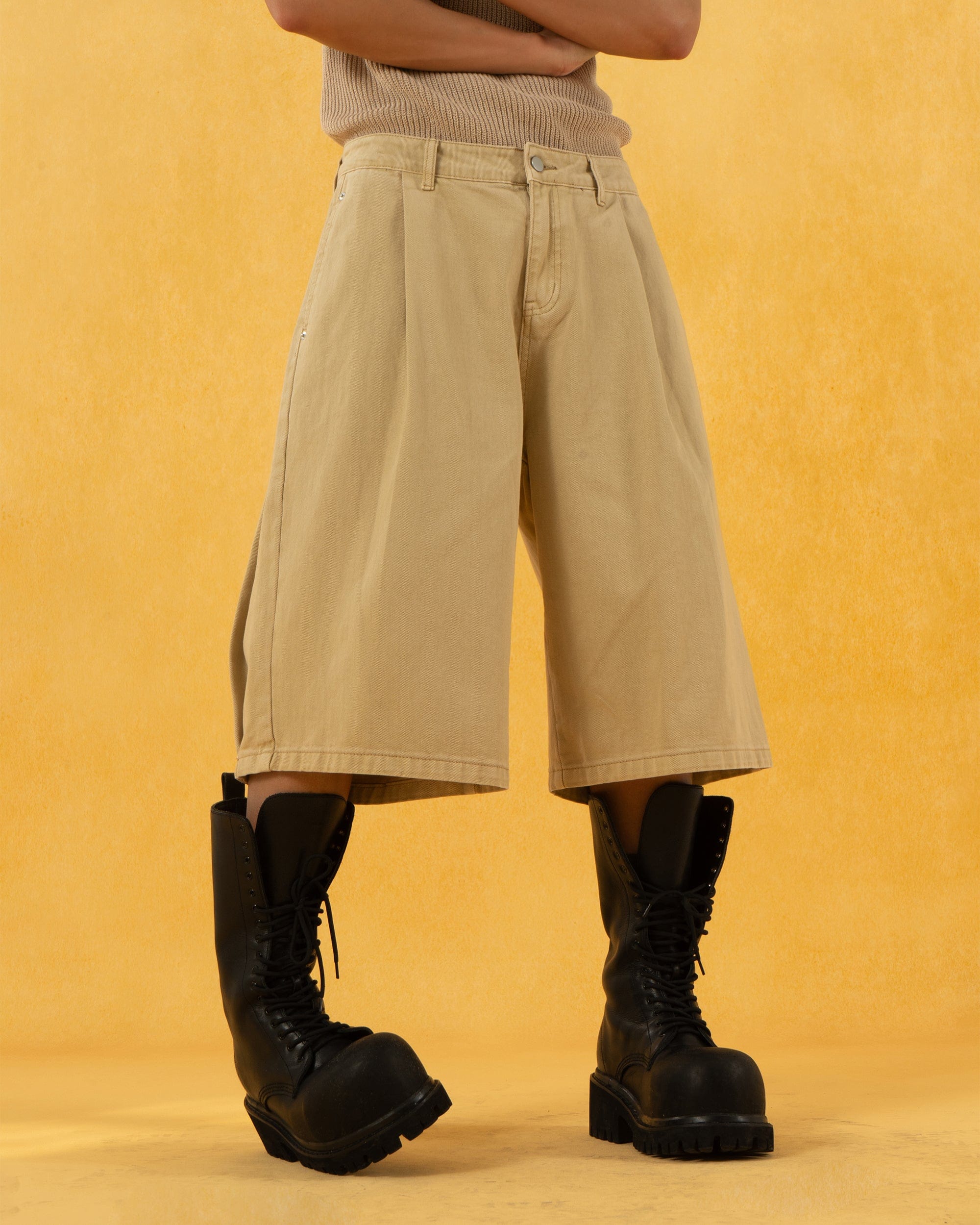 CLP Classic Rivet Pleated Oversized Shorts