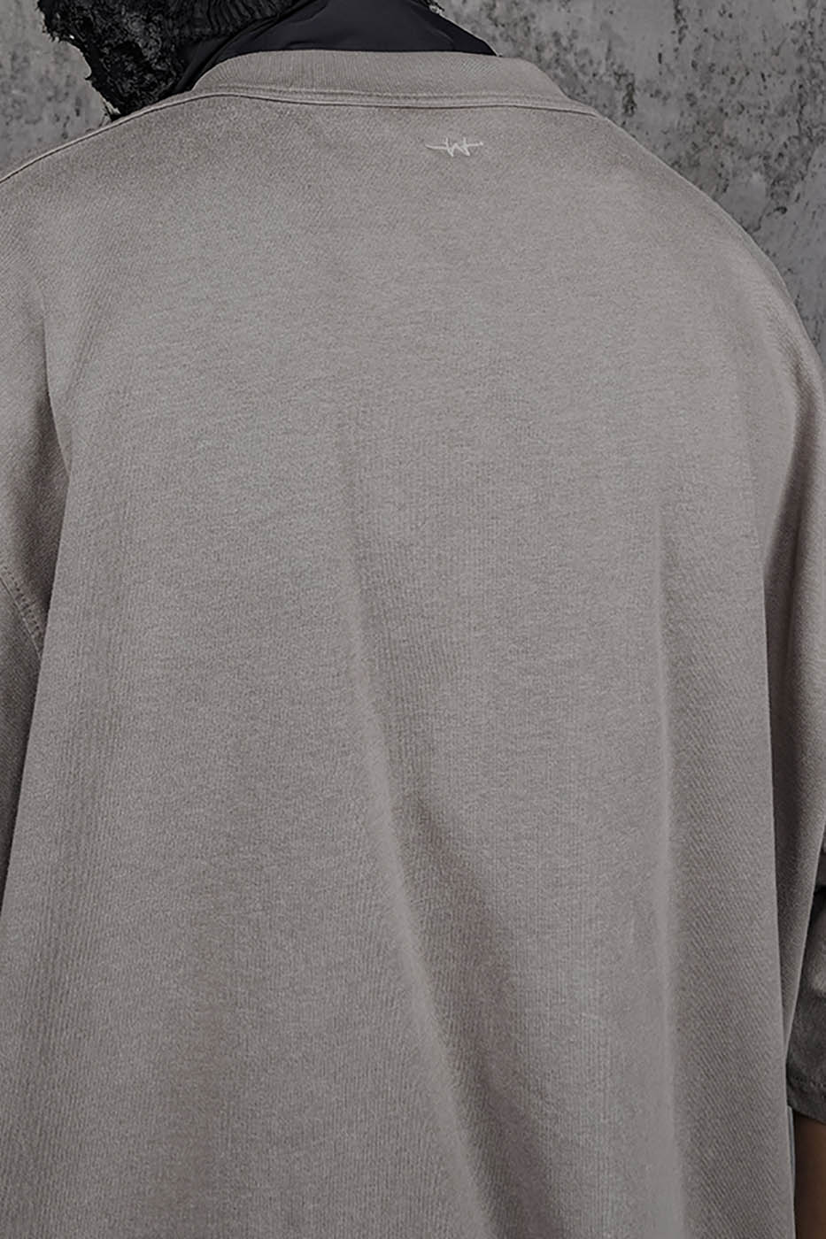 UNDERWATER Distressed Embroidery T-Shirt Light Sand
