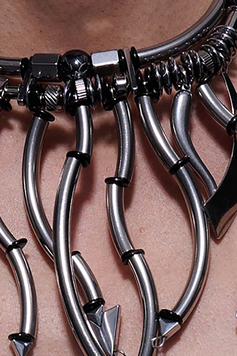 ILLUSORY Mechanical Multi-Arrow Necklace