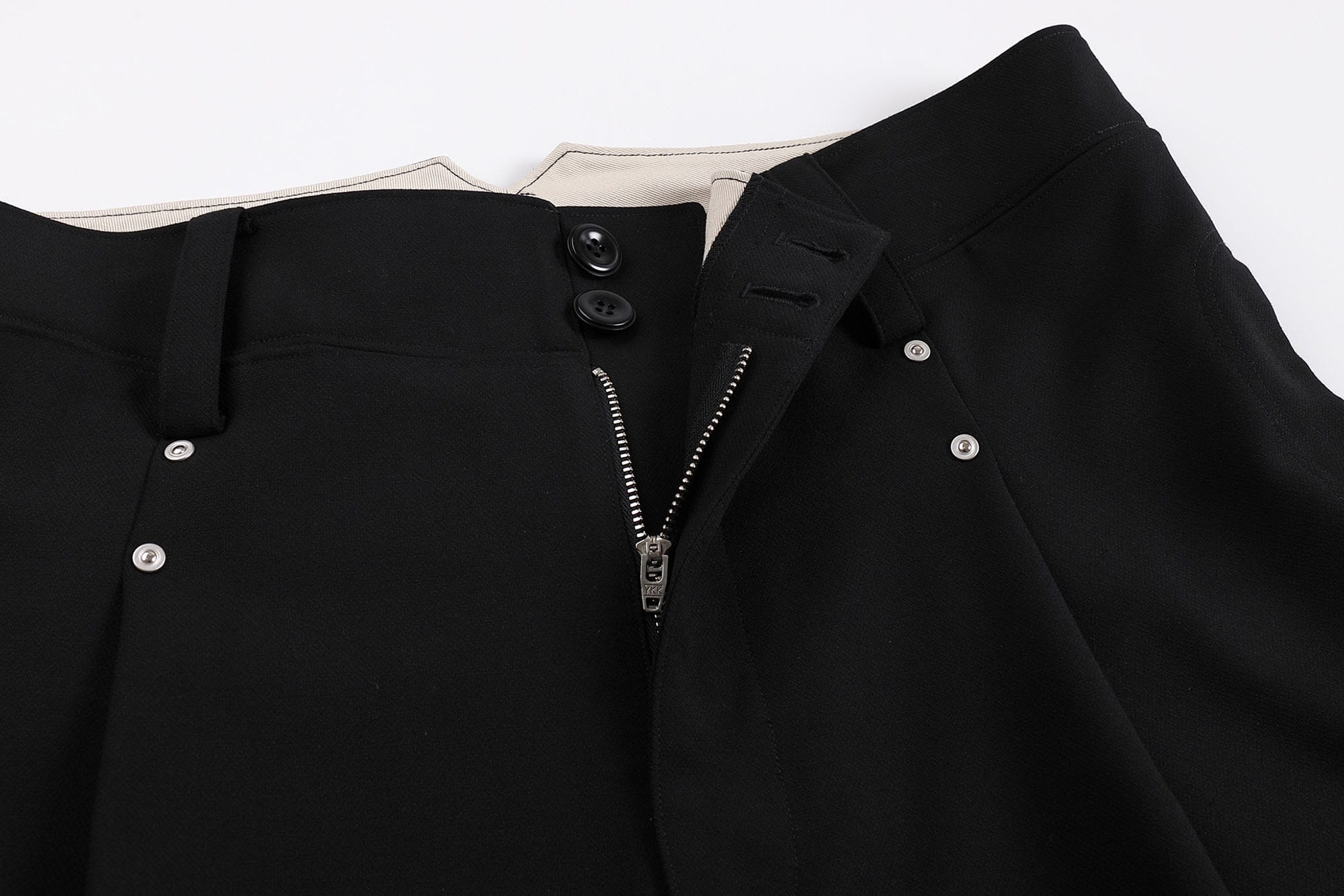 FACEONLAB Retro Pleated Raw-Edge Shorts