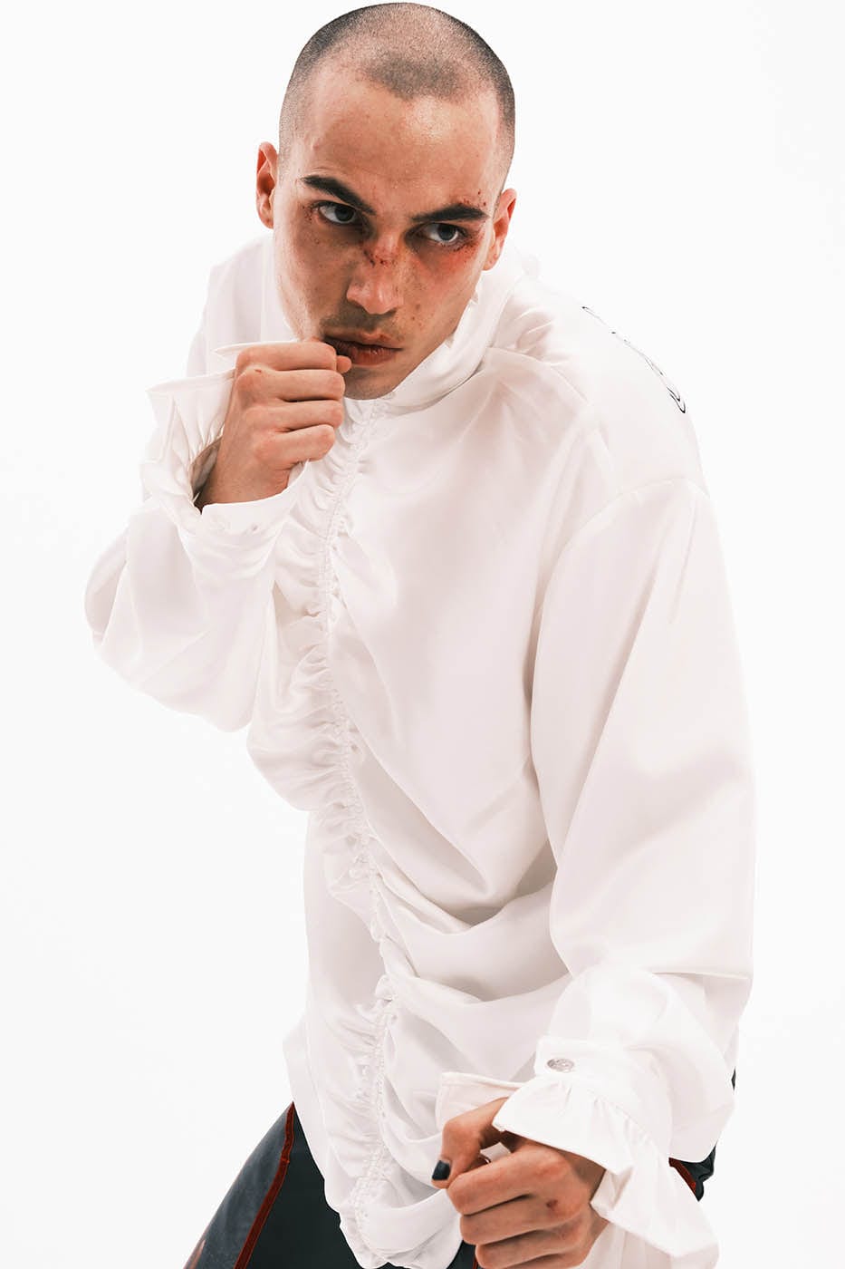 EMBRYO Demon Ruffle-Collar Buttoned LOGO Pleated Shirt