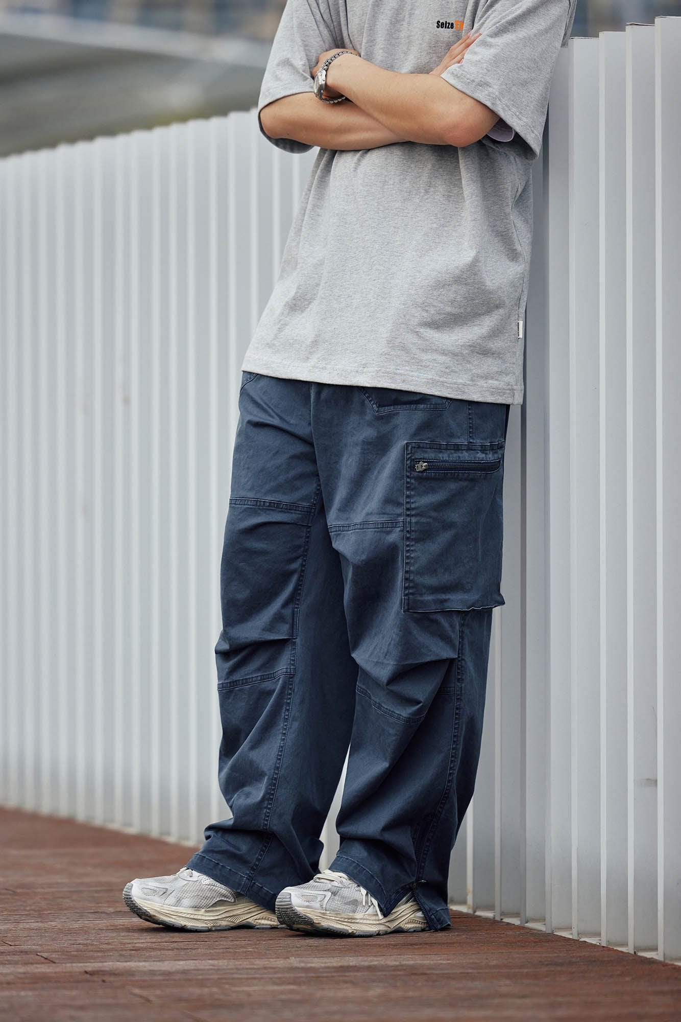 BANANA CLUB Zippered-Hem Multi-Pocket Crinkled Cargo Pants