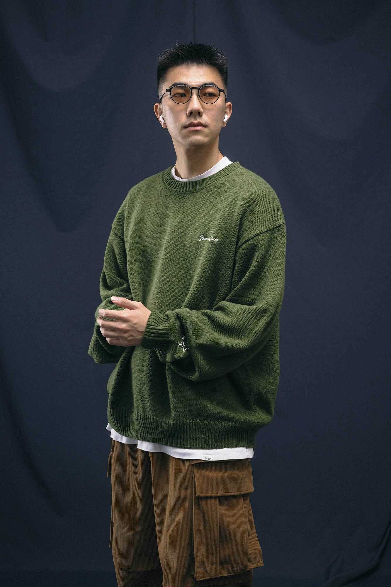 BANANA CLUB Christmas Pullover Sweater