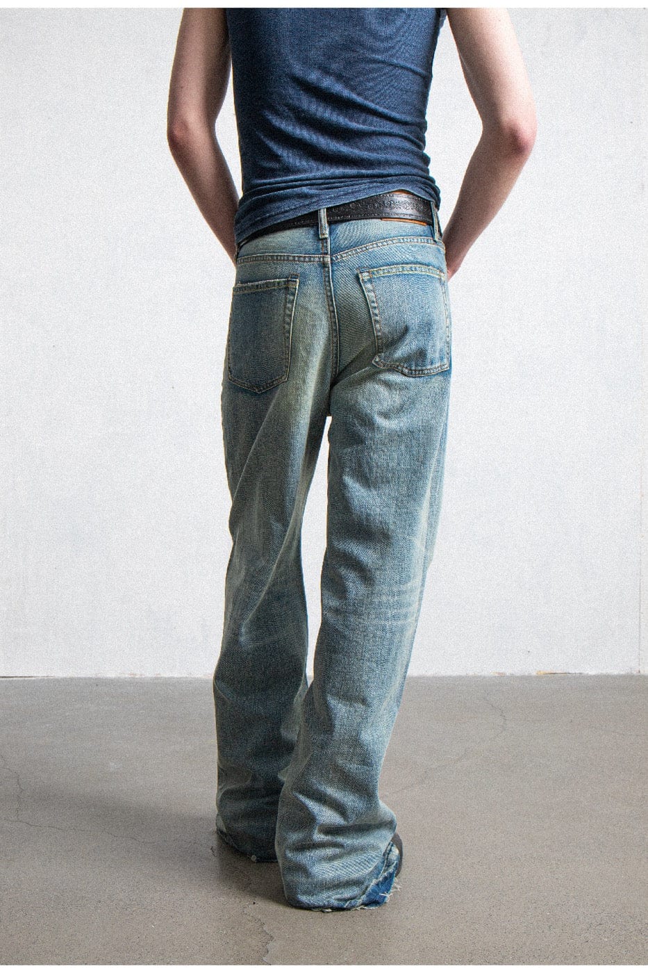 LEONSENSE Raw Edge Washed Flared Jeans