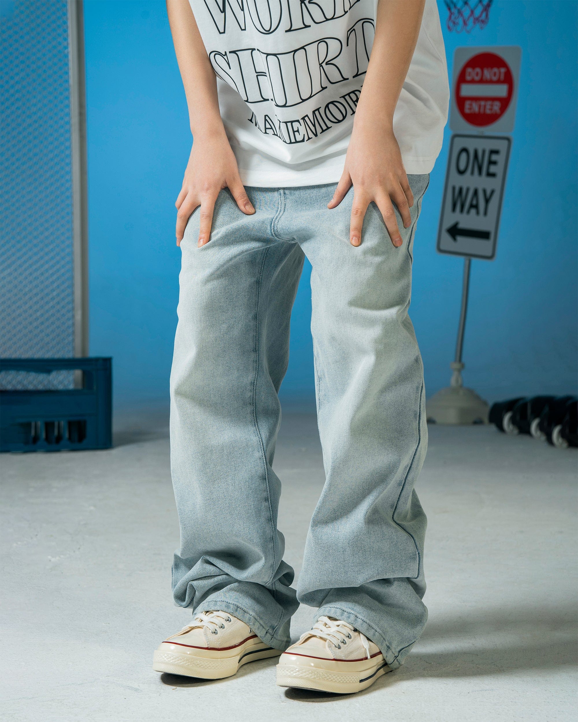 MAKEMORE The Classic Washed Jeans