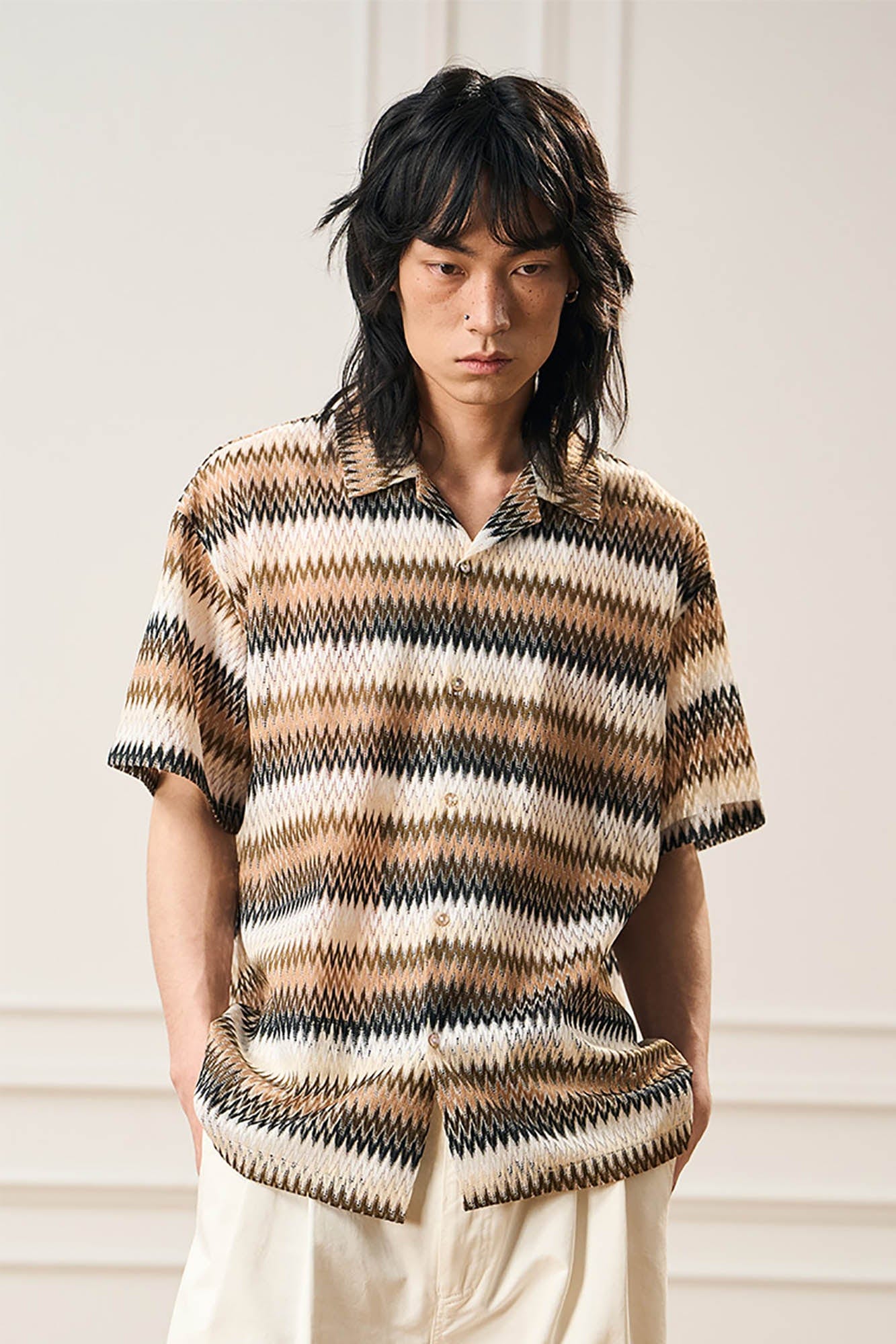 EPIC POETRY Geometric Ripple Knitted Half Shirt Brown