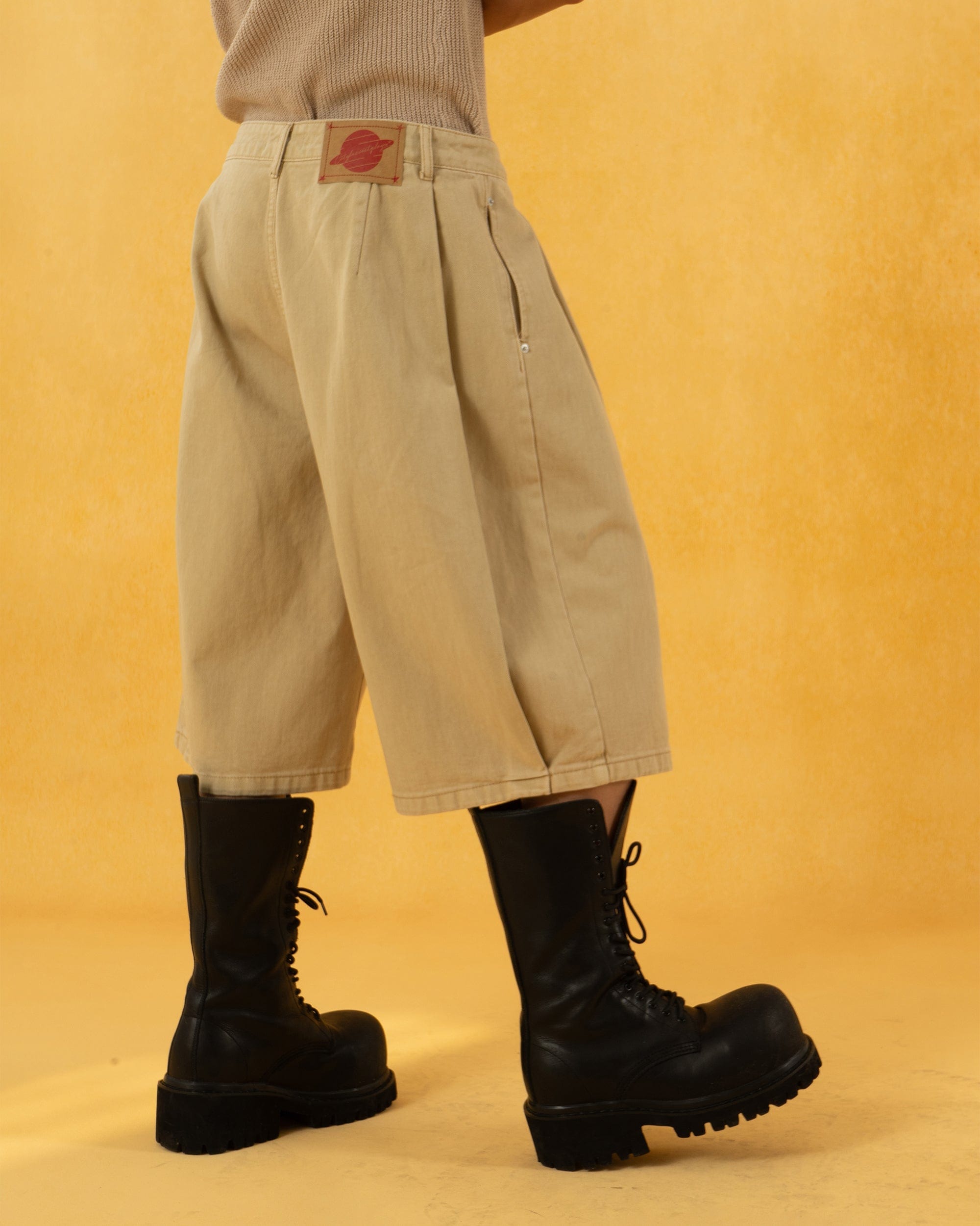 CLP Classic Rivet Pleated Oversized Shorts