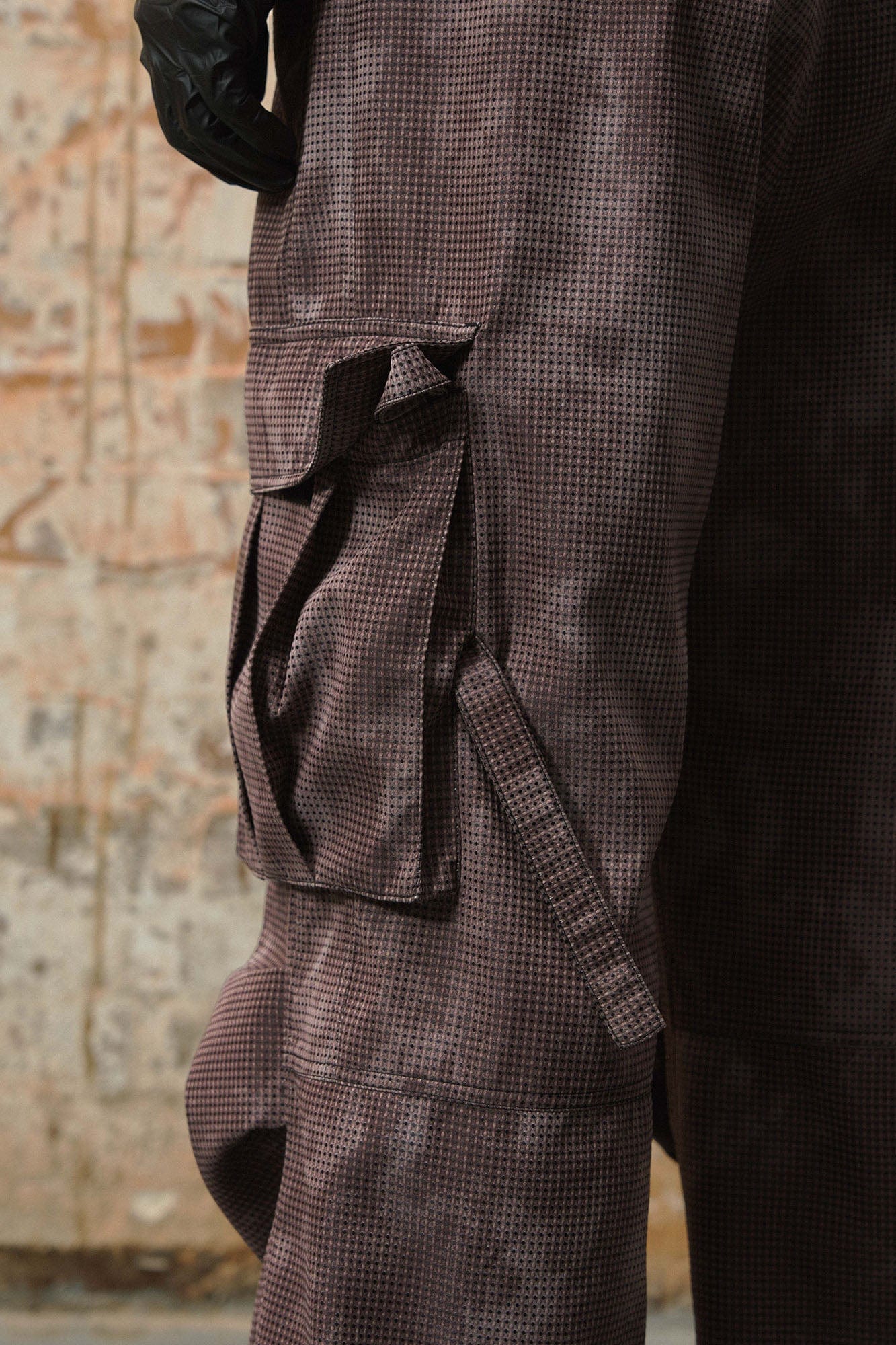 RELABEL Mini Checker Multi-Pocket Strap Pleated Cargo Pants Red