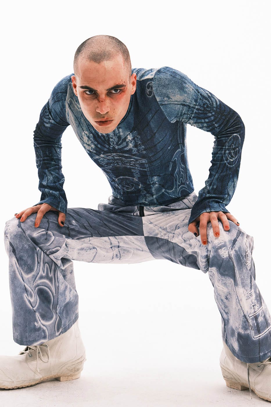 EMBRYO Tie-Dyed Runes Turtleneck L/S Tee