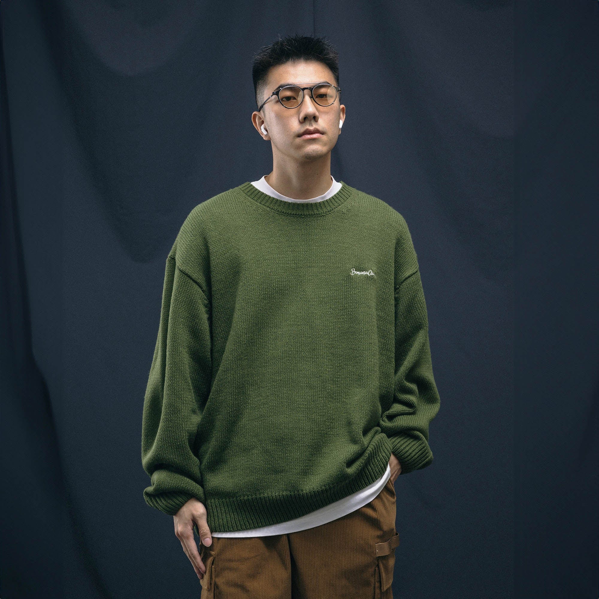 BANANA CLUB Christmas Pullover Sweater