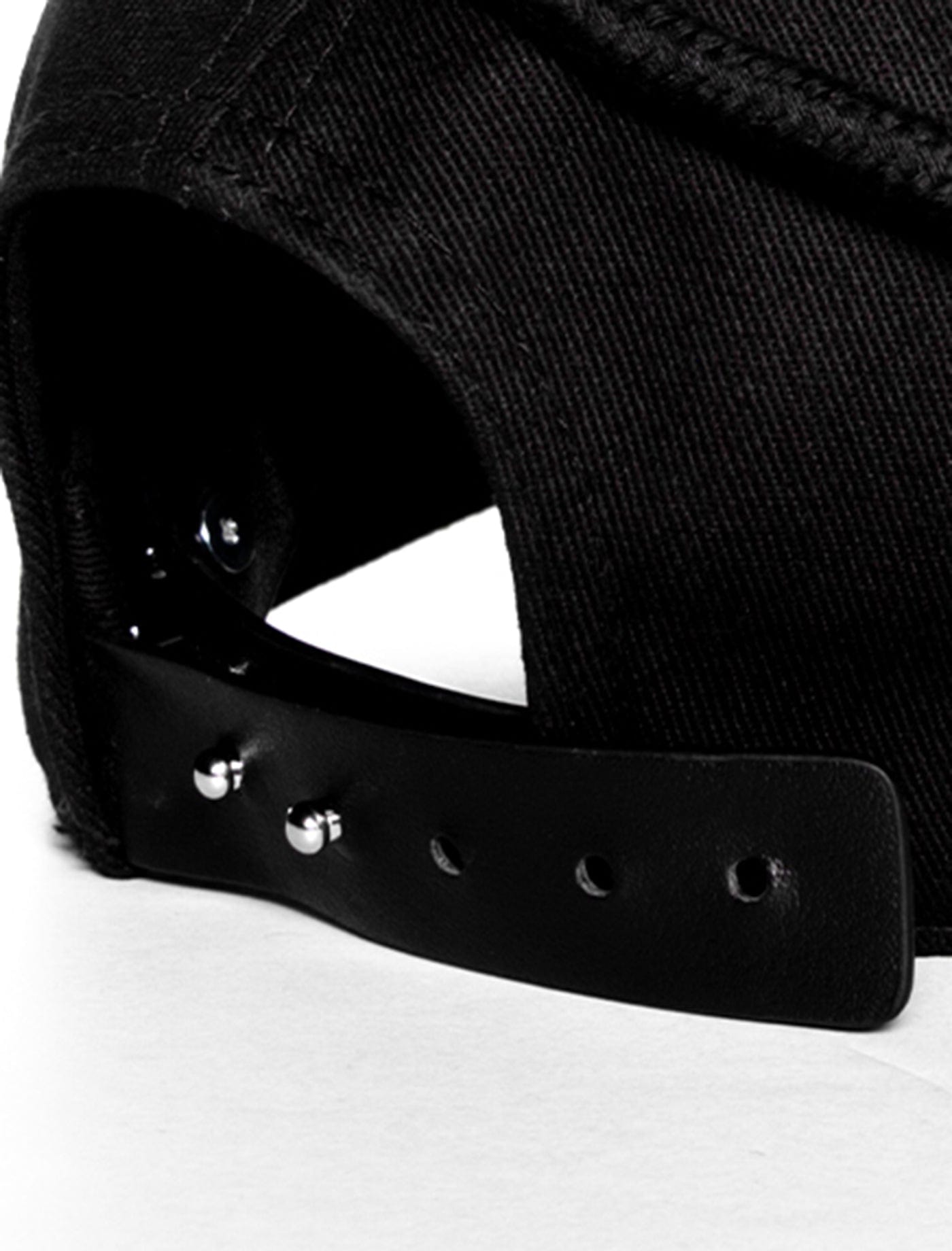INSIDE OUT Draw-String Rivet Cap