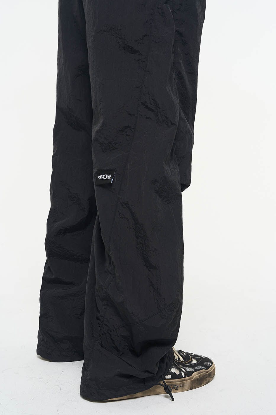 RELABEL Drawstring Pleated Wide-Leg Pants