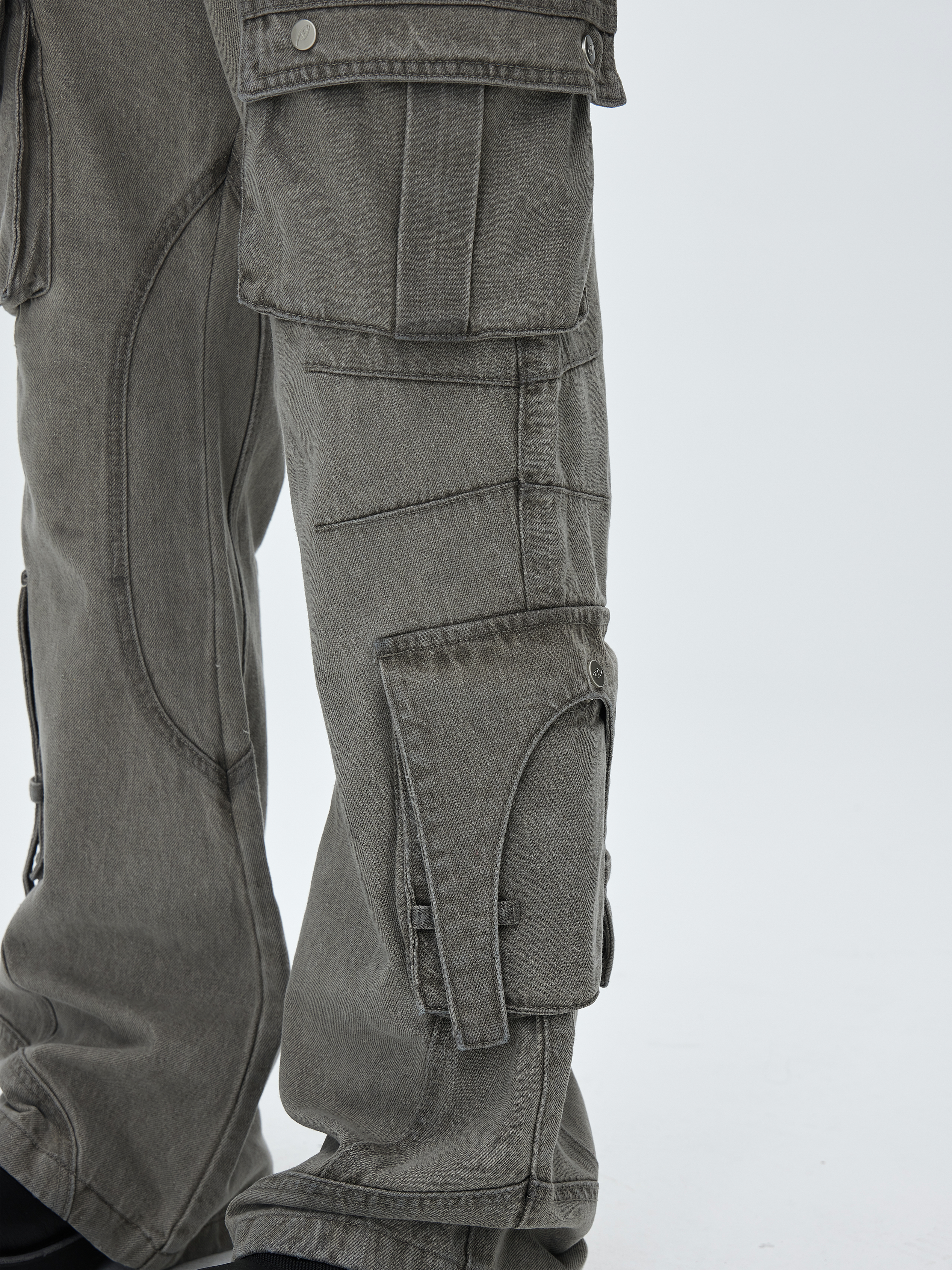 CATSSTAC Washed Multi-Pocket Utility Straight-Leg Jeans