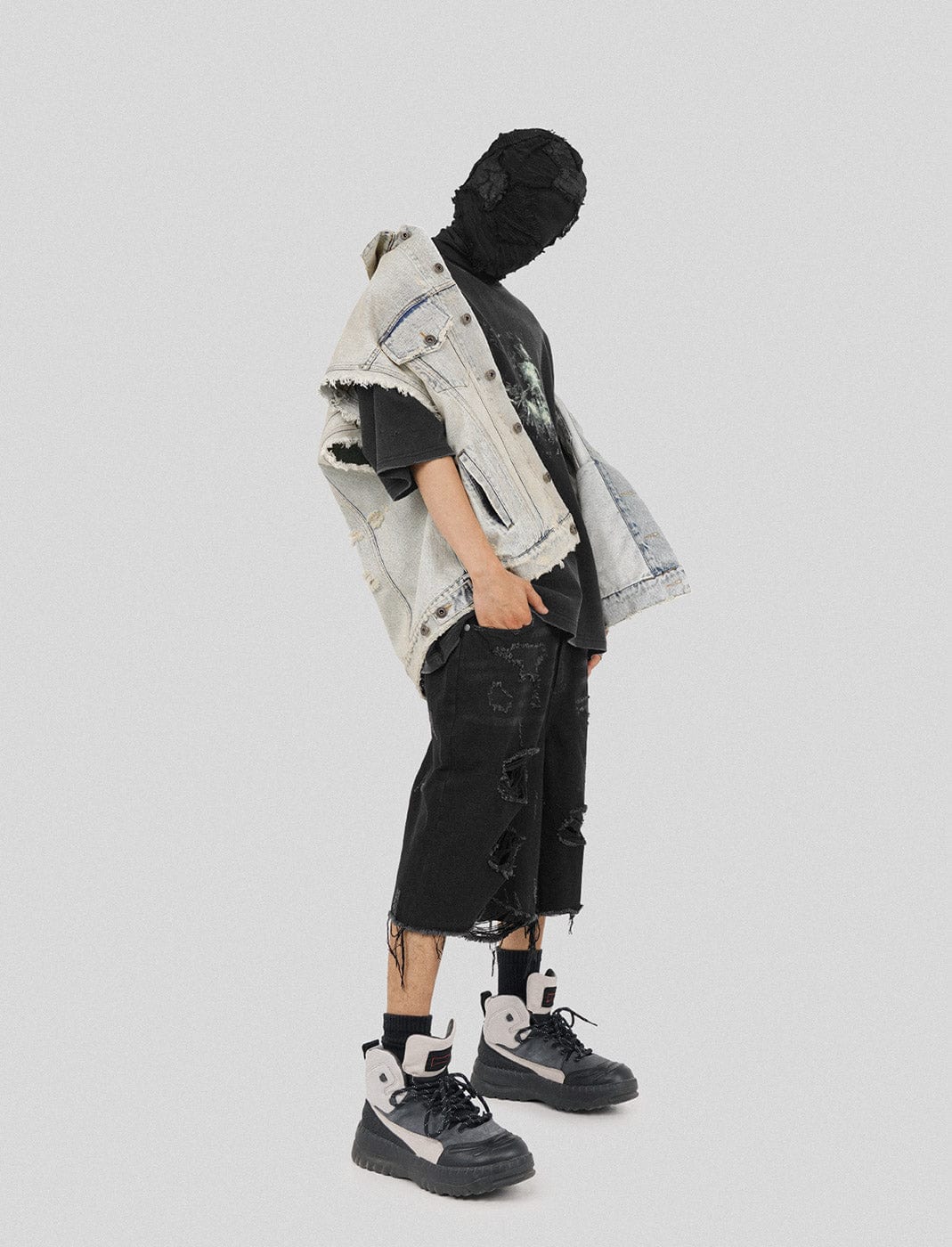 UNDERWATER Raw Edge Washed Denim Vest