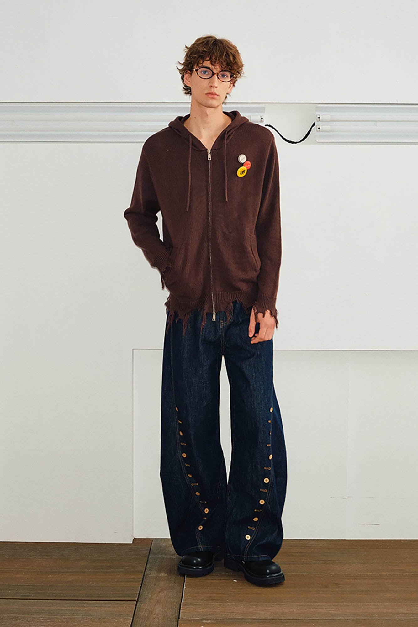 KREATE Button-Trim Flared Jeans