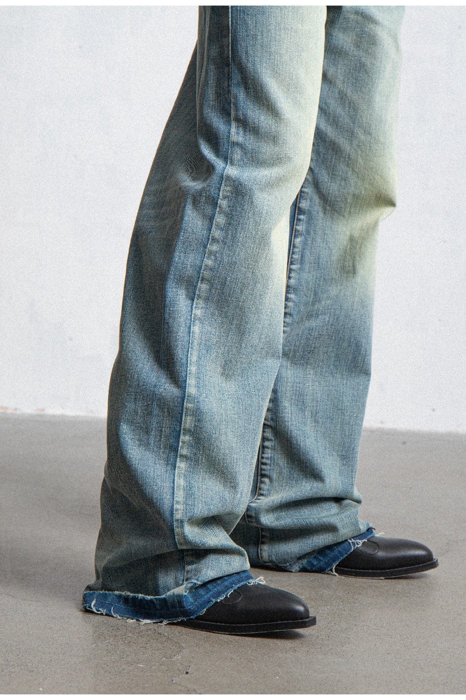 LEONSENSE Raw Edge Washed Flared Jeans