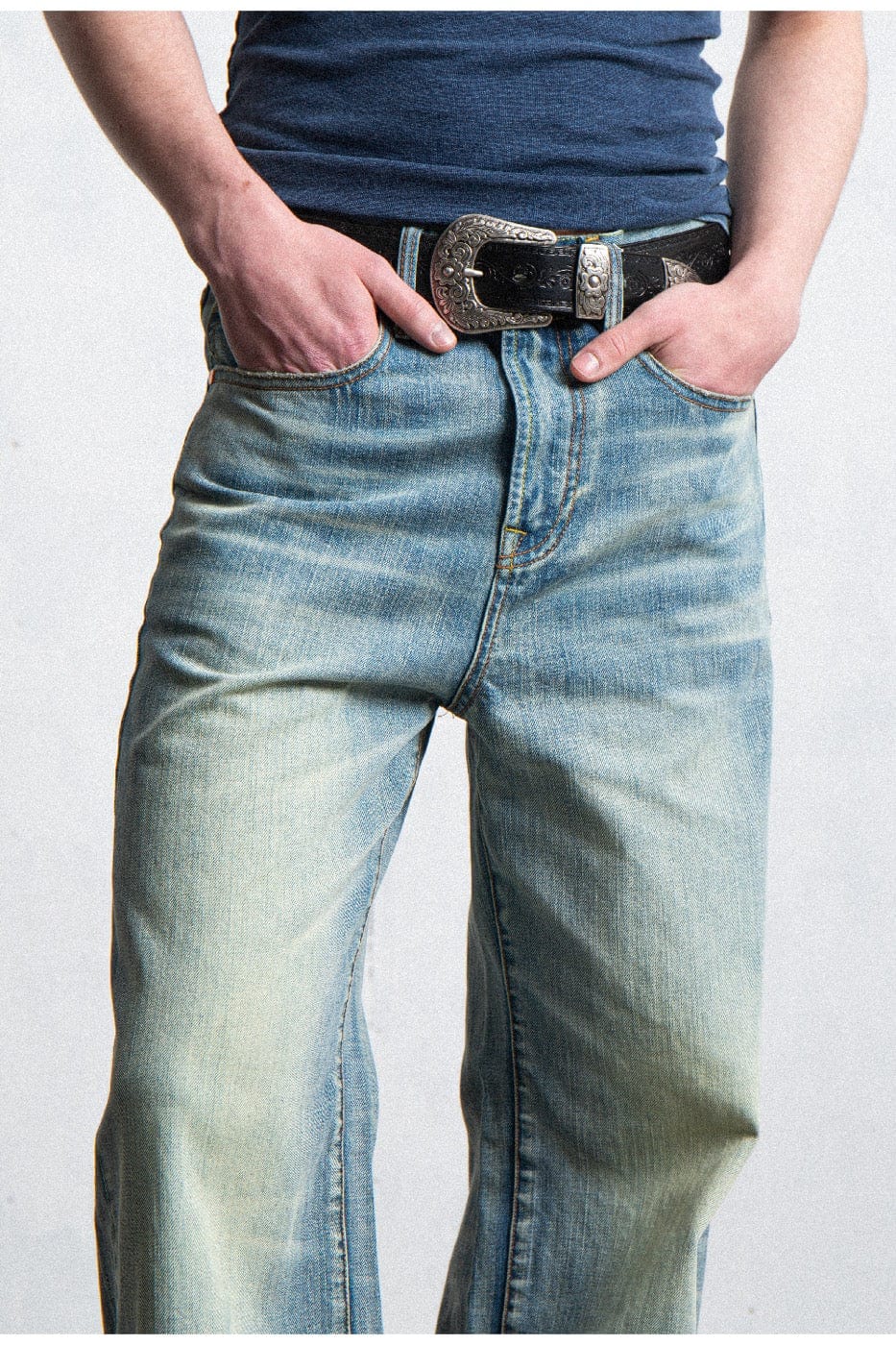 LEONSENSE Raw Edge Washed Flared Jeans