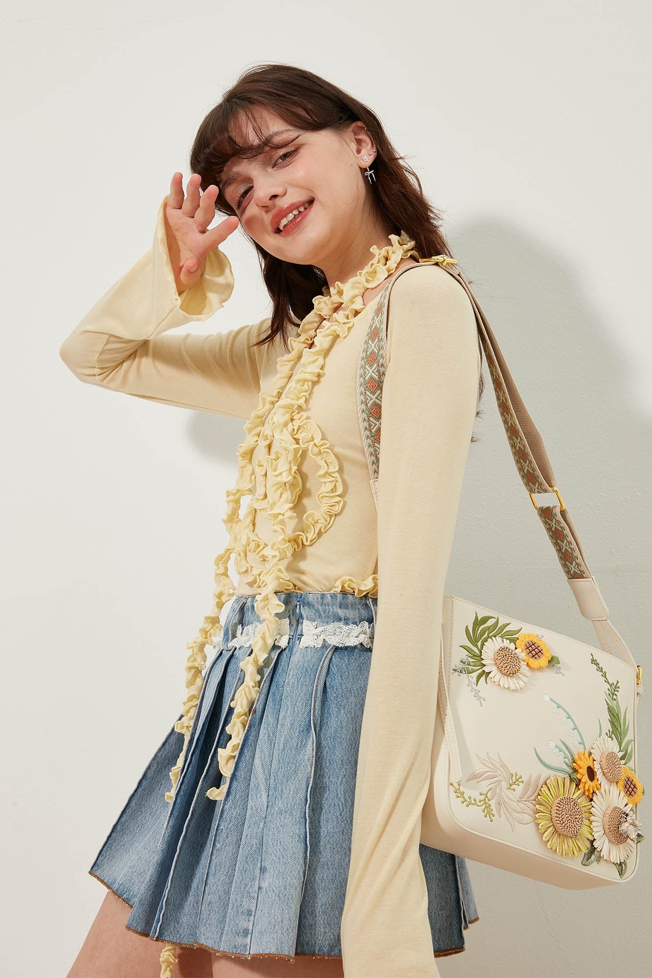 BLING BOX Bohemian Sunflower Embroidered Crossbody Bag