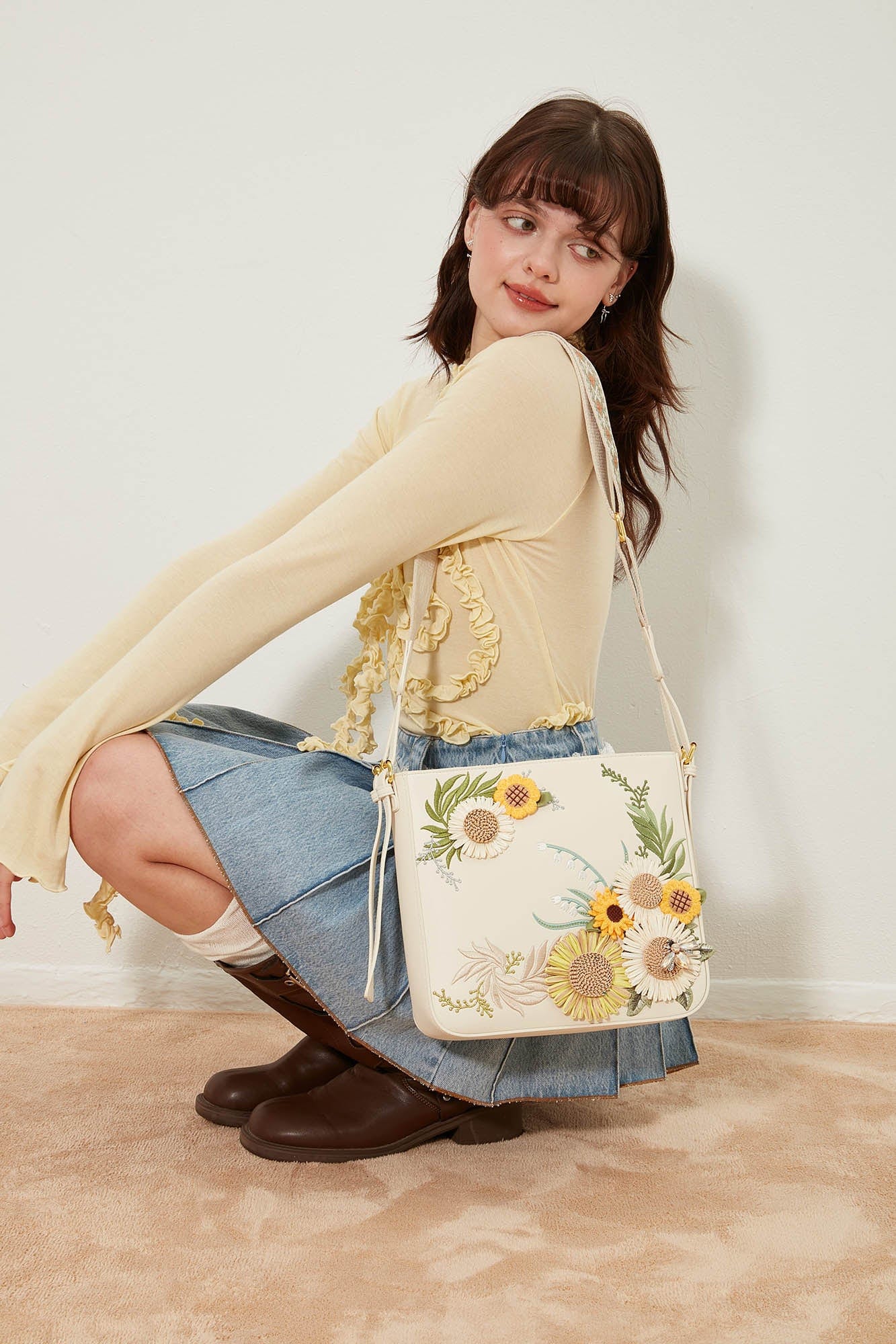 BLING BOX Bohemian Sunflower Embroidered Crossbody Bag