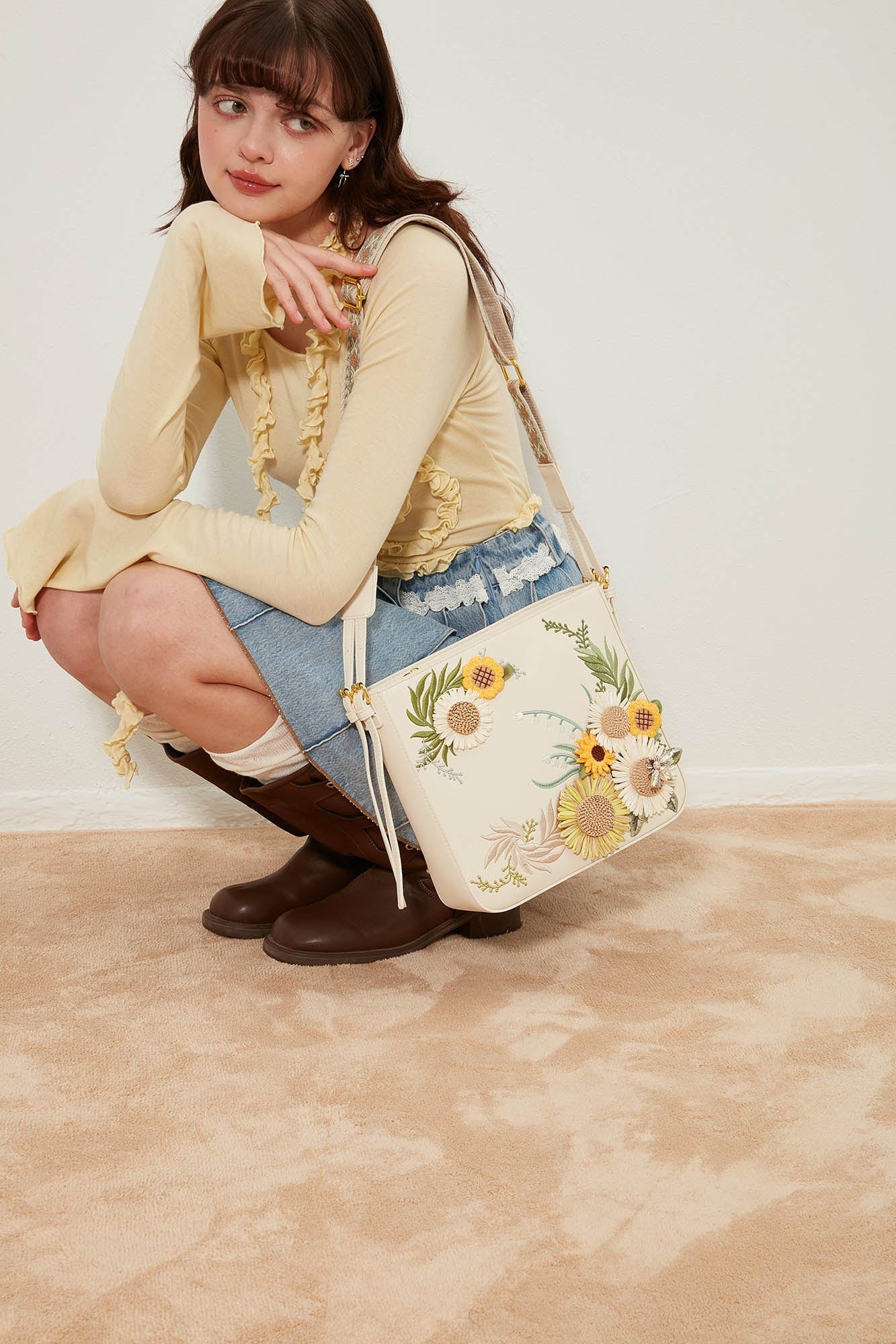 BLING BOX Bohemian Sunflower Embroidered Crossbody Bag