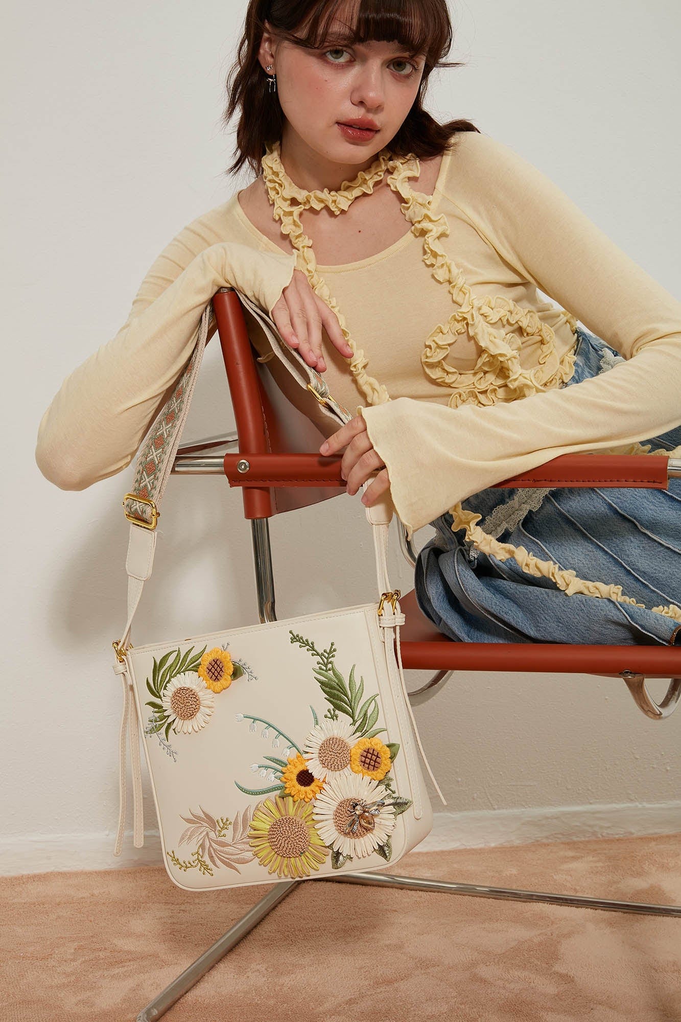 BLING BOX Bohemian Sunflower Embroidered Crossbody Bag