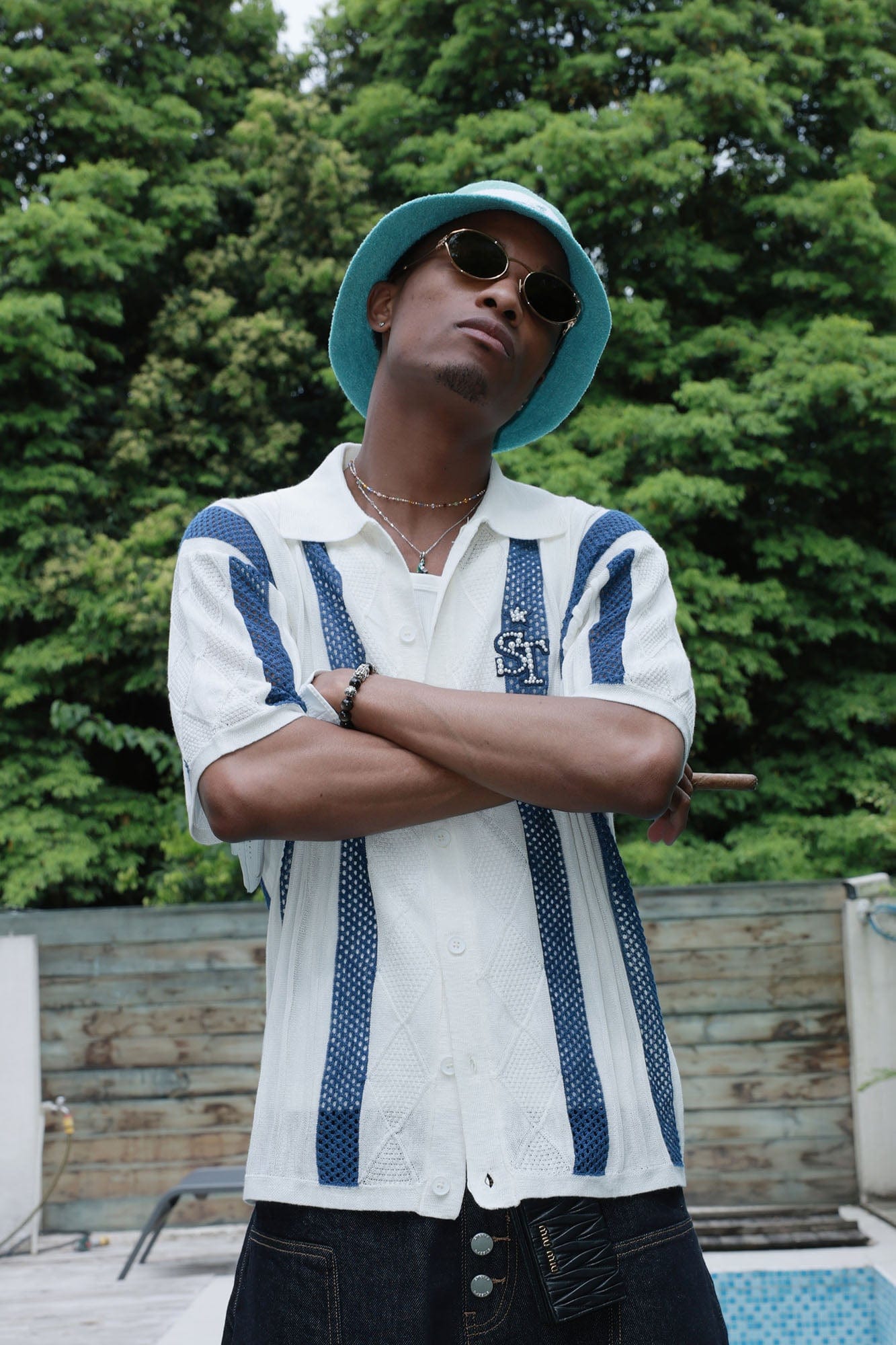 STEEPC Pearl LOGO Patch Striped Knit Half Shirt