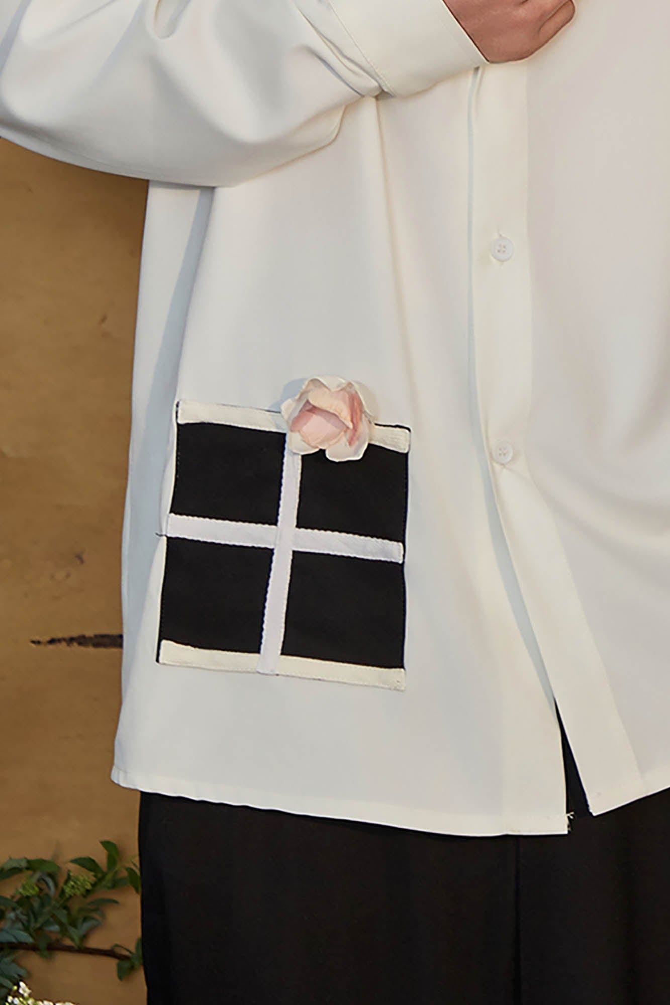 JIECHI Contrast Panel Floral Satin Shirt
