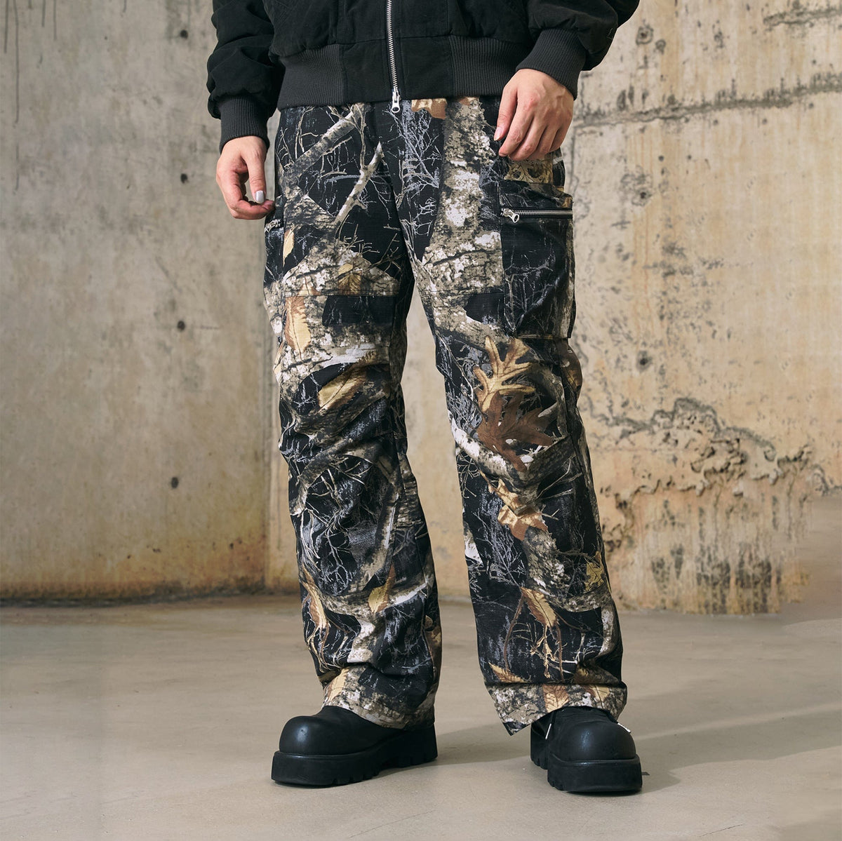 ENSHADOWER Black Camo Multi-pocket Down Pants