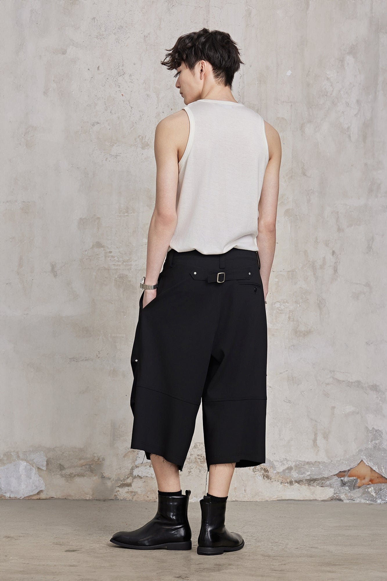 FACEONLAB Retro Pleated Raw-Edge Shorts