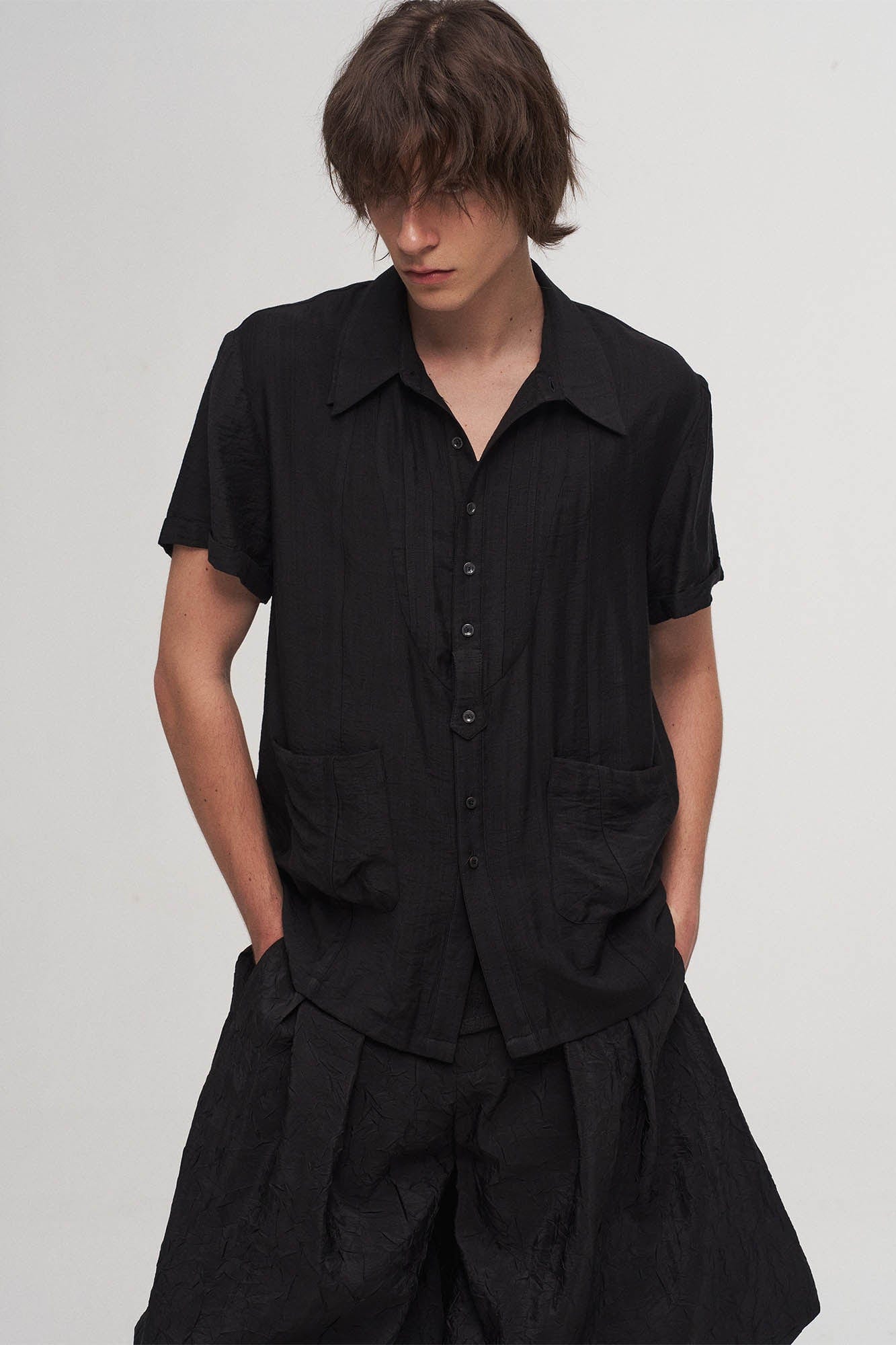 ILNya Nieternite Nifutur Stripe Crinkled Spliced Layered Collar T-Shirt Black