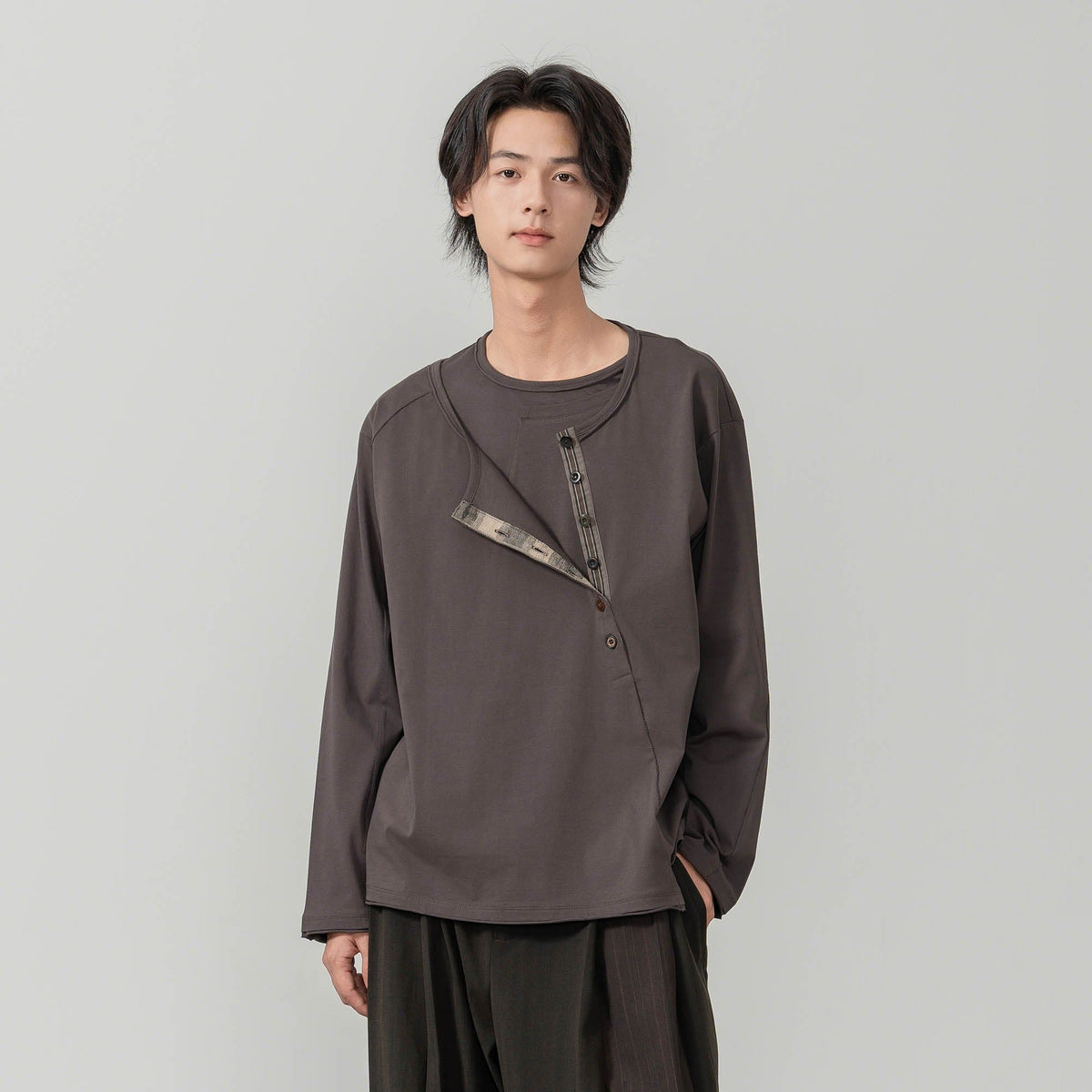 MOITIEDEPETALE Layered Asymmetrical Henley Long-Sleeve Tee