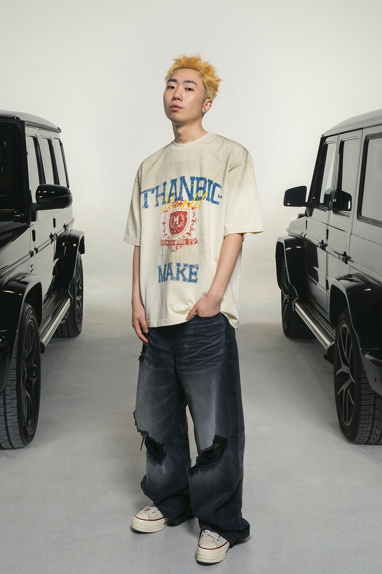 MAKEMORE Retro Distressed Gradient Graphics Oversized T-Shirt