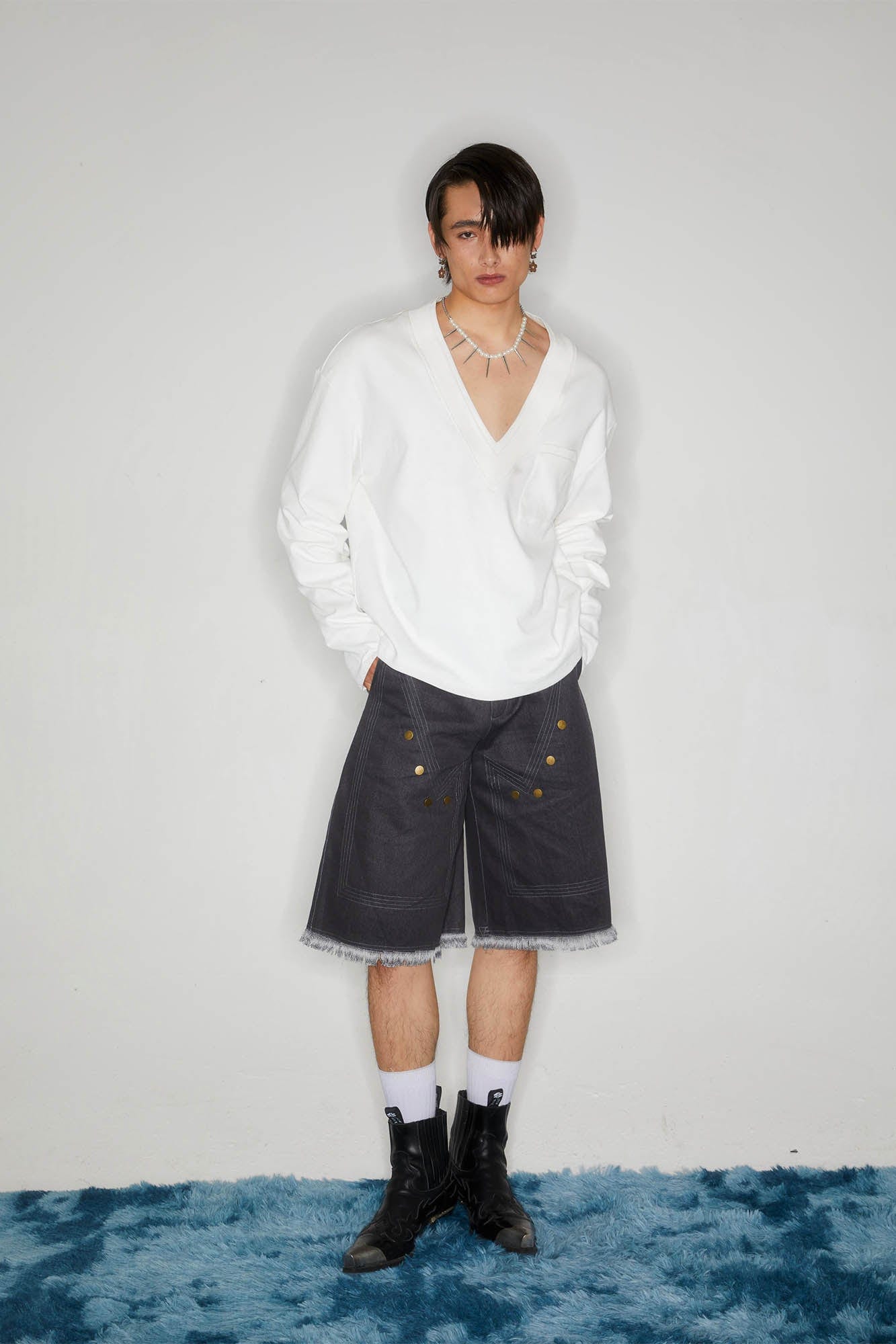 KADAKADA Rivet Raw Edge Shorts