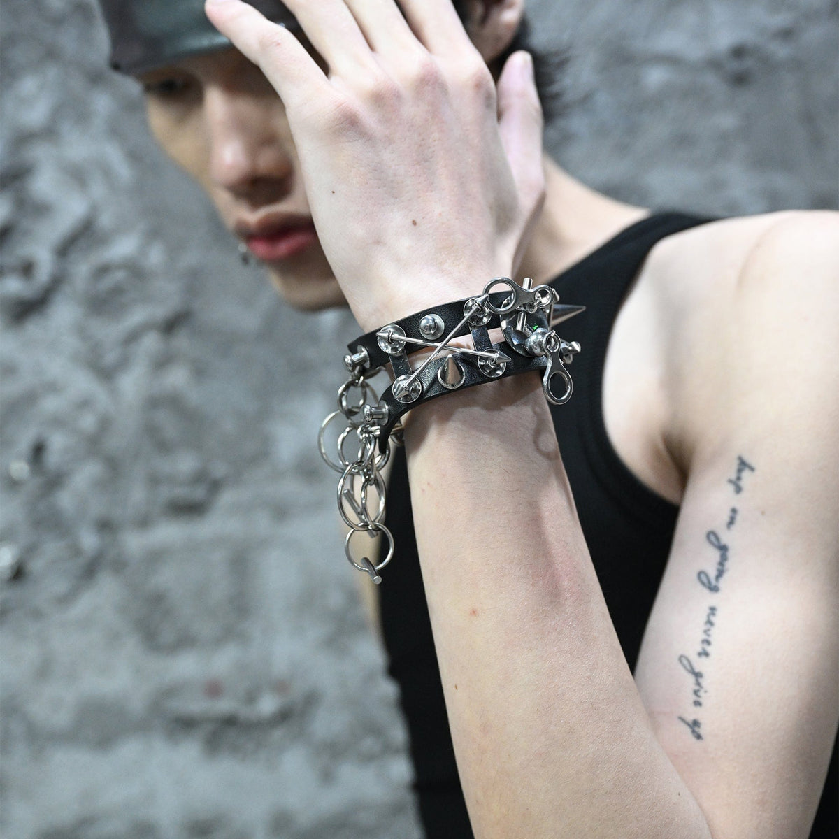 ILLUSORY Modern Hunter Adjustable Chain Rivet PU Bracelet