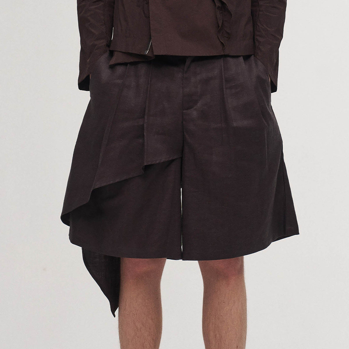 ILNya Nieternite Nifutur Asymmetrical Draped Pleated Shorts