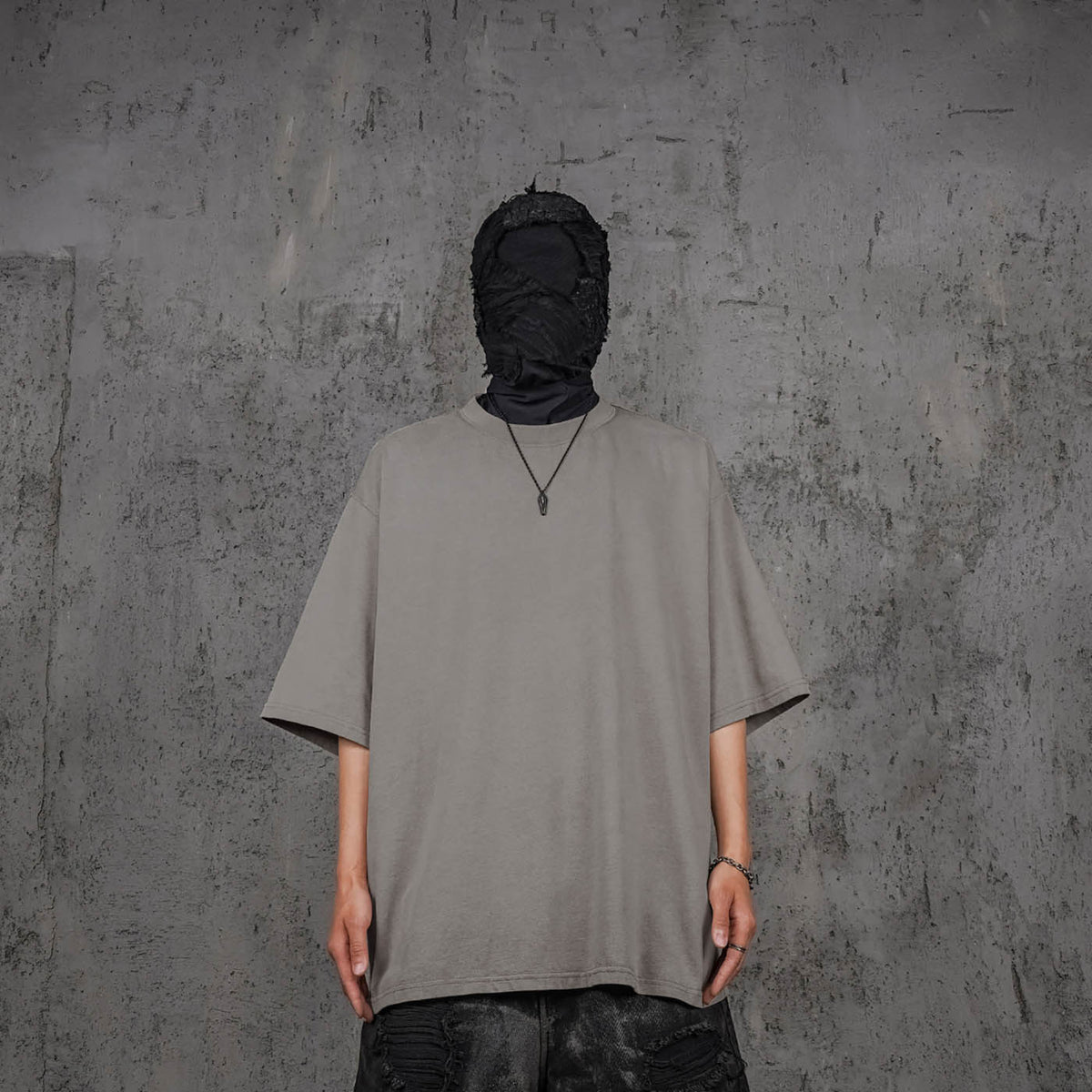 UNDERWATER Distressed Embroidery T-Shirt Light Sand